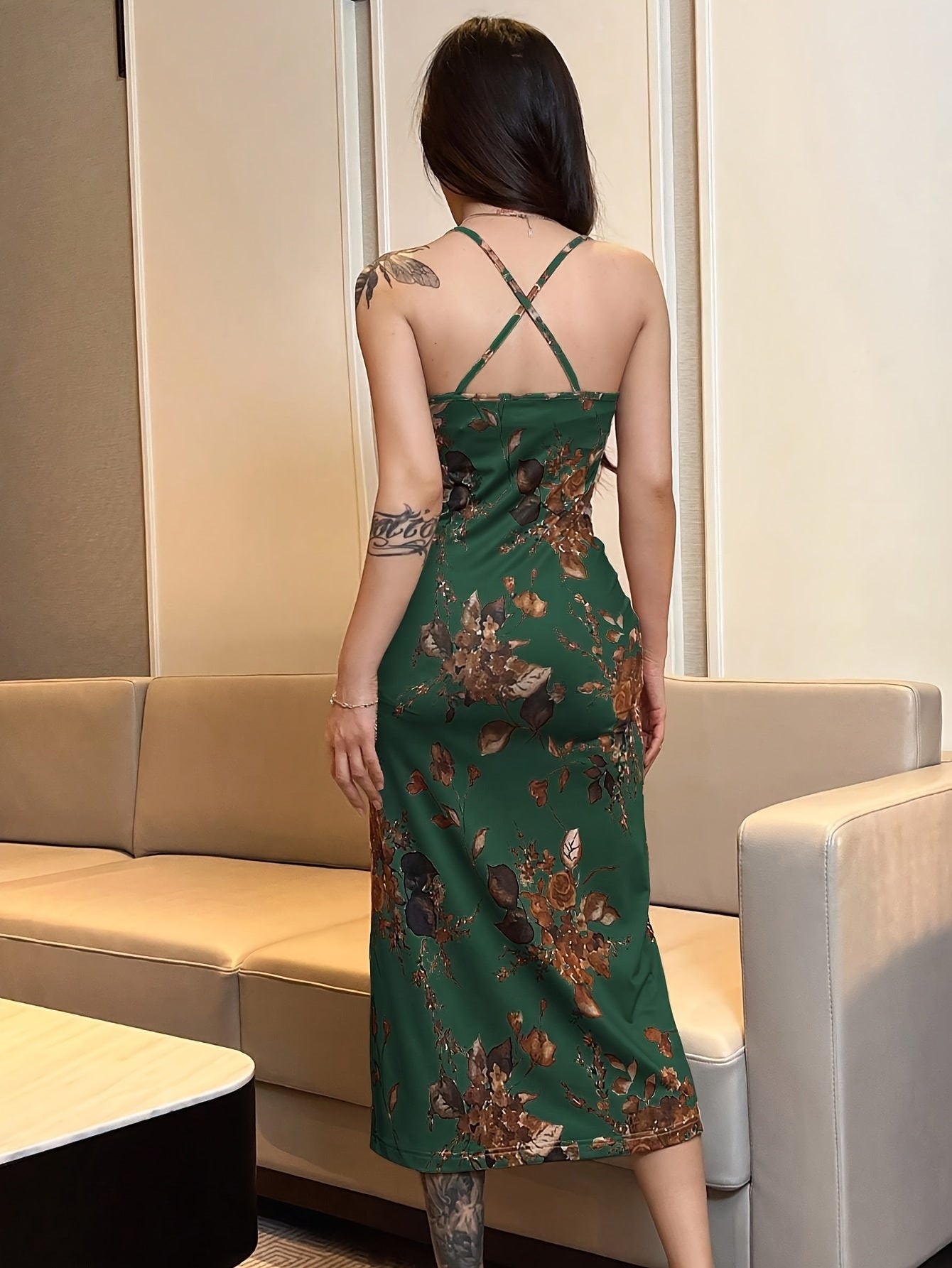 Vestido camisero con cuello drapeado y estampado floral para mujer
