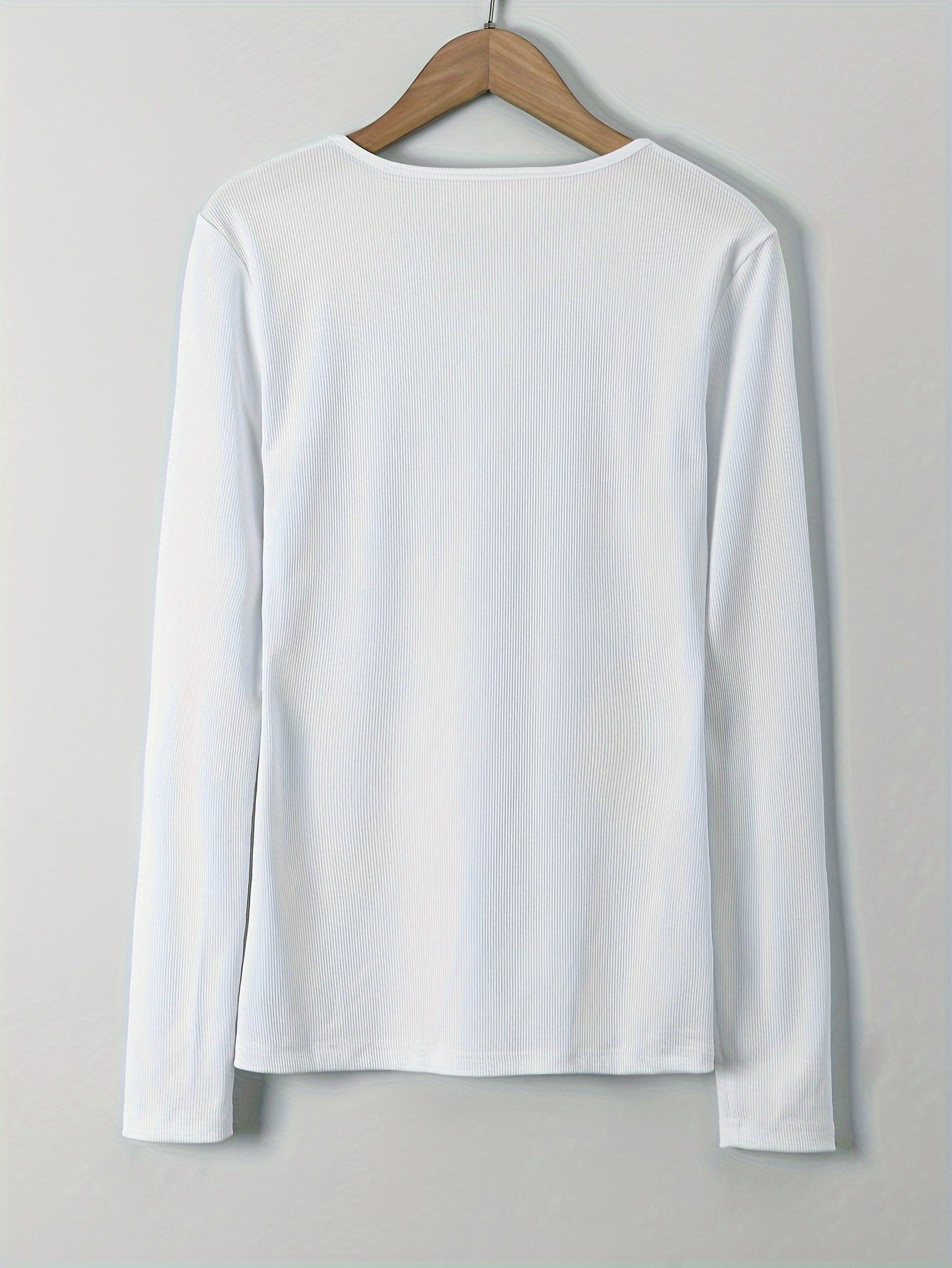 Chic Spring/Summer Women's Knit Sweater - Casual Solid Color with Button Detail, Long Sleeve, Round Neck, Machine Washable