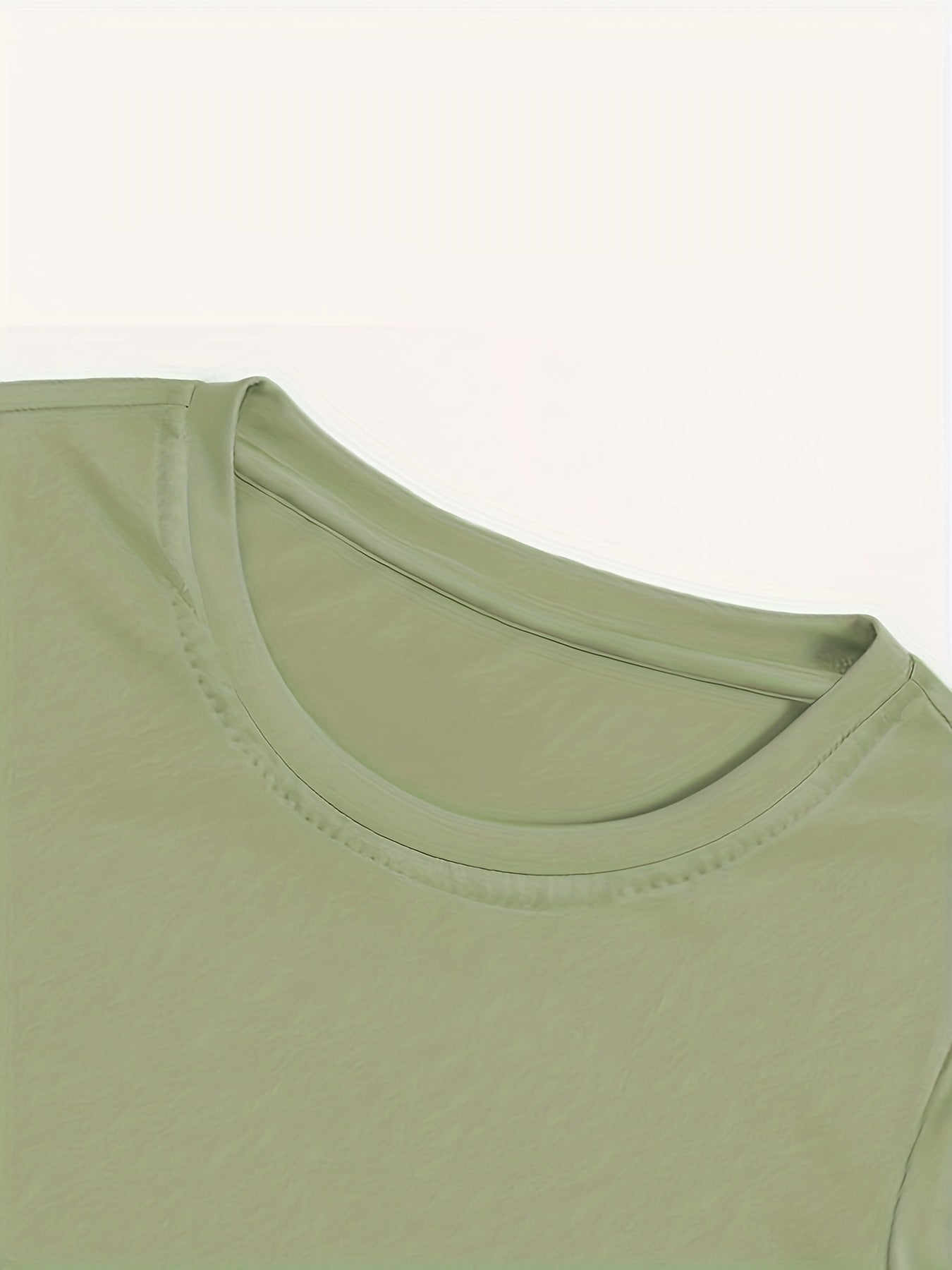 Plus Size Casual T-shirt - Adorable Heart Pattern Print, Comfortable Long Sleeves, Classic Round Neckline, Medium Stretch for a Flattering Fit - Designed Specifically for Women