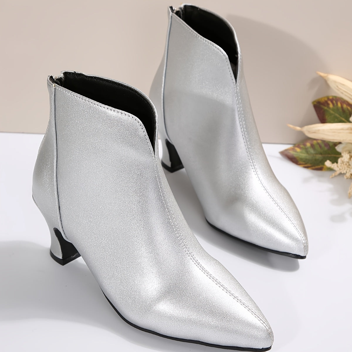 YF501-10 Silvery & Golden PU Medium Thick Heel + Back Zipper Autumn And Winter Short Boots Fashionable Professional Ankle Boots Small Short Boots