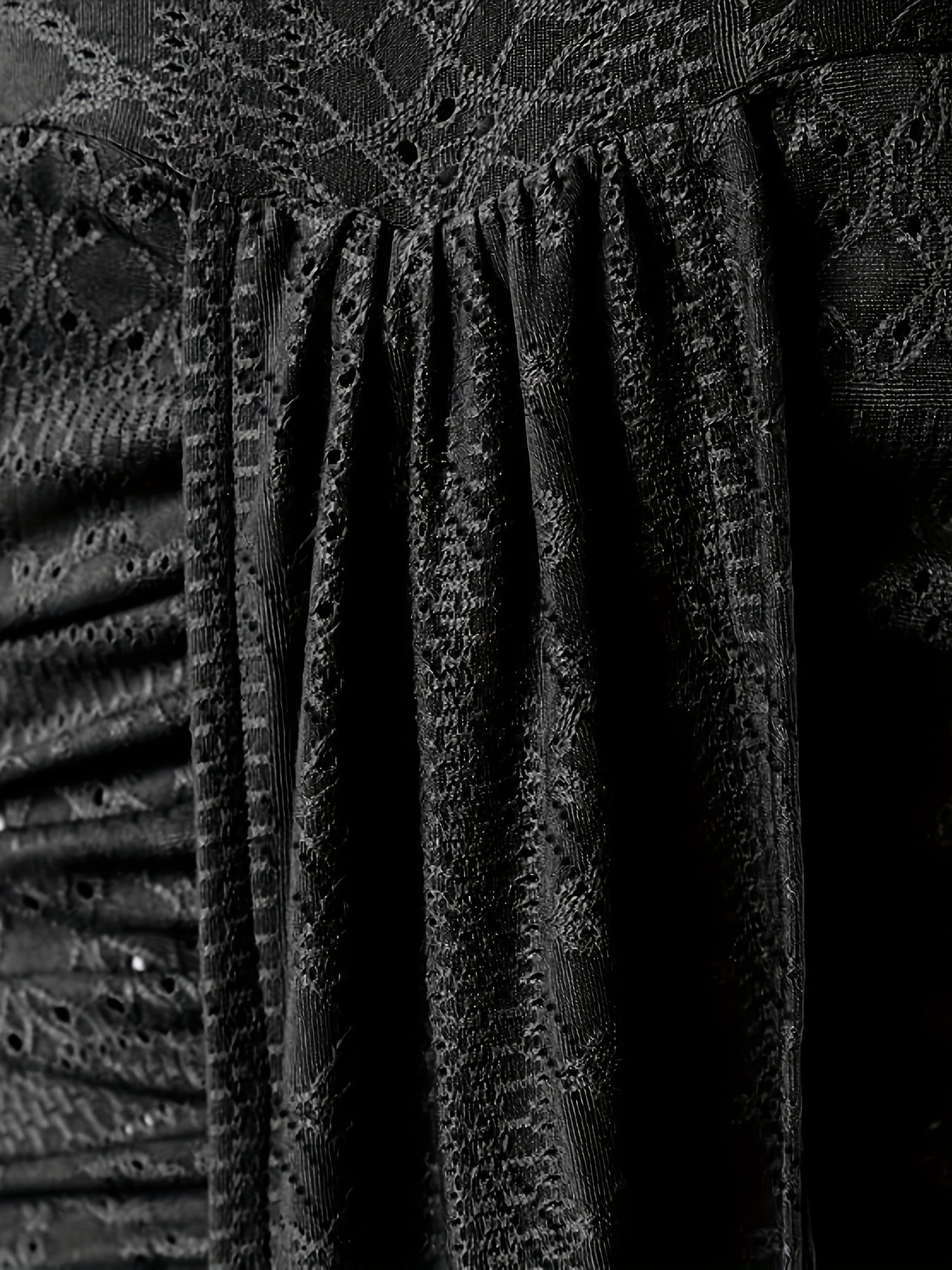 Vestido elegante con bordado hueco y hombros descubiertos para mujer
