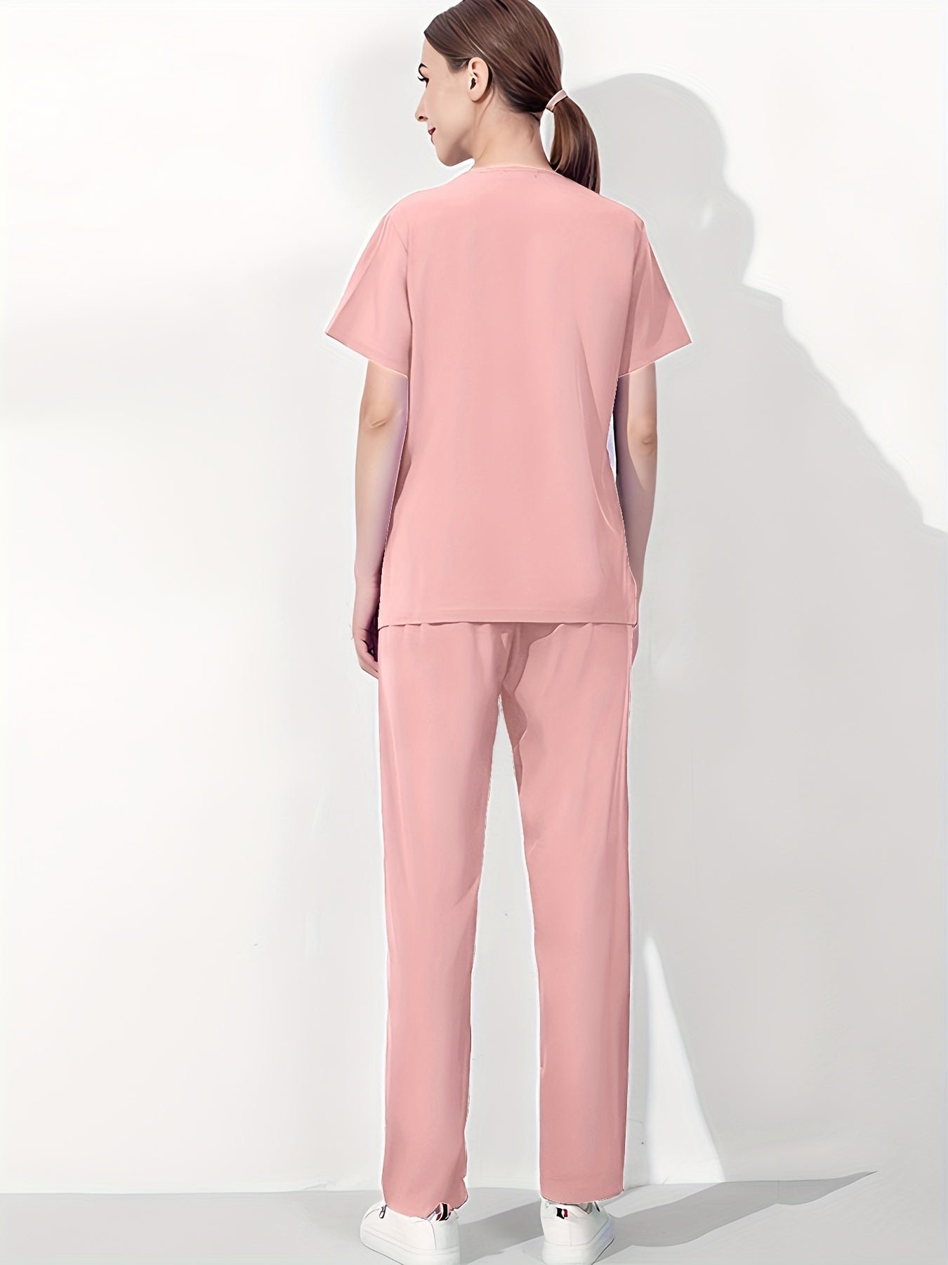 Conjunto médico de dos piezas con cuello en V, manga corta y pantalones elásticos, cómodo y de ajuste cómodo para mujeres | Uniformes médicos duraderos y de fácil cuidado para profesionales de la salud