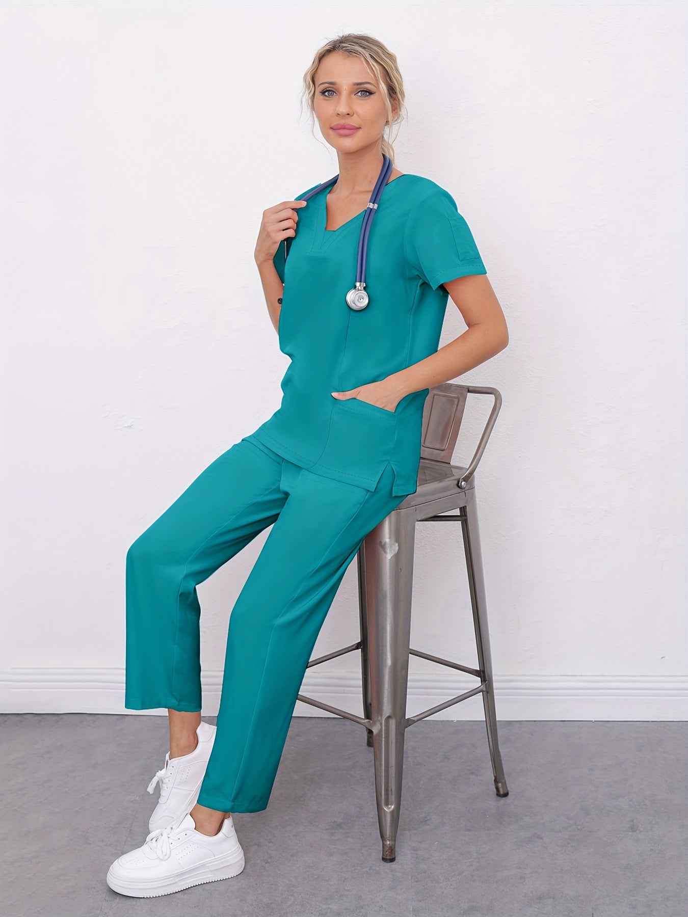 Conjunto de dos piezas liso, camiseta y pantalón de manga corta con cuello en V para atención médica, ropa de mujer