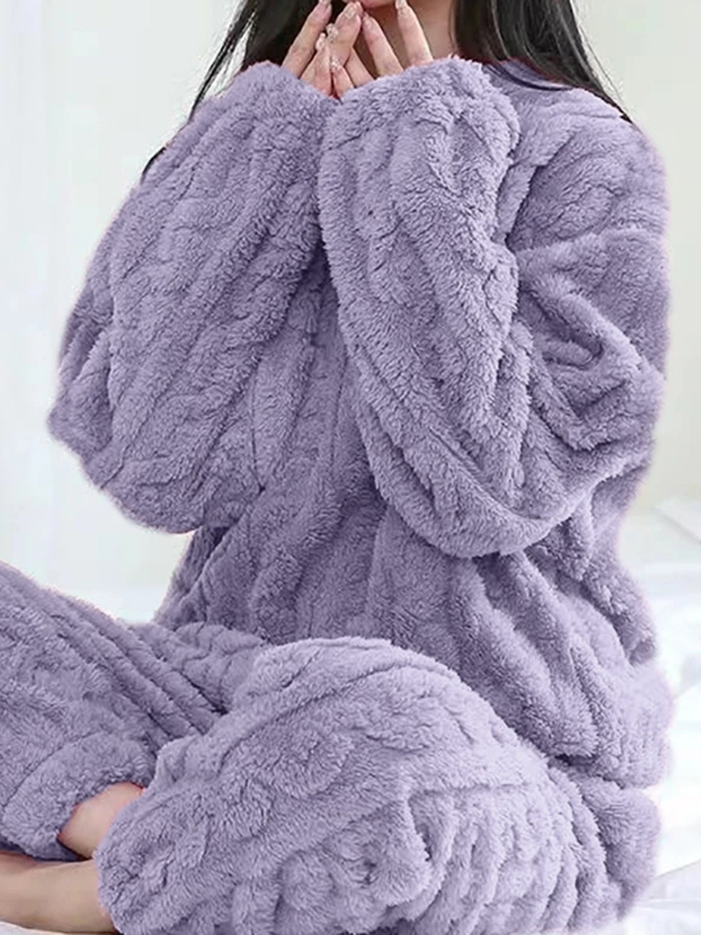 Conjunto de 2 piezas de top y pantalón de peluche texturizado de color sólido, top de cuello redondo de manga larga y pantalones deportivos con cintura elástica