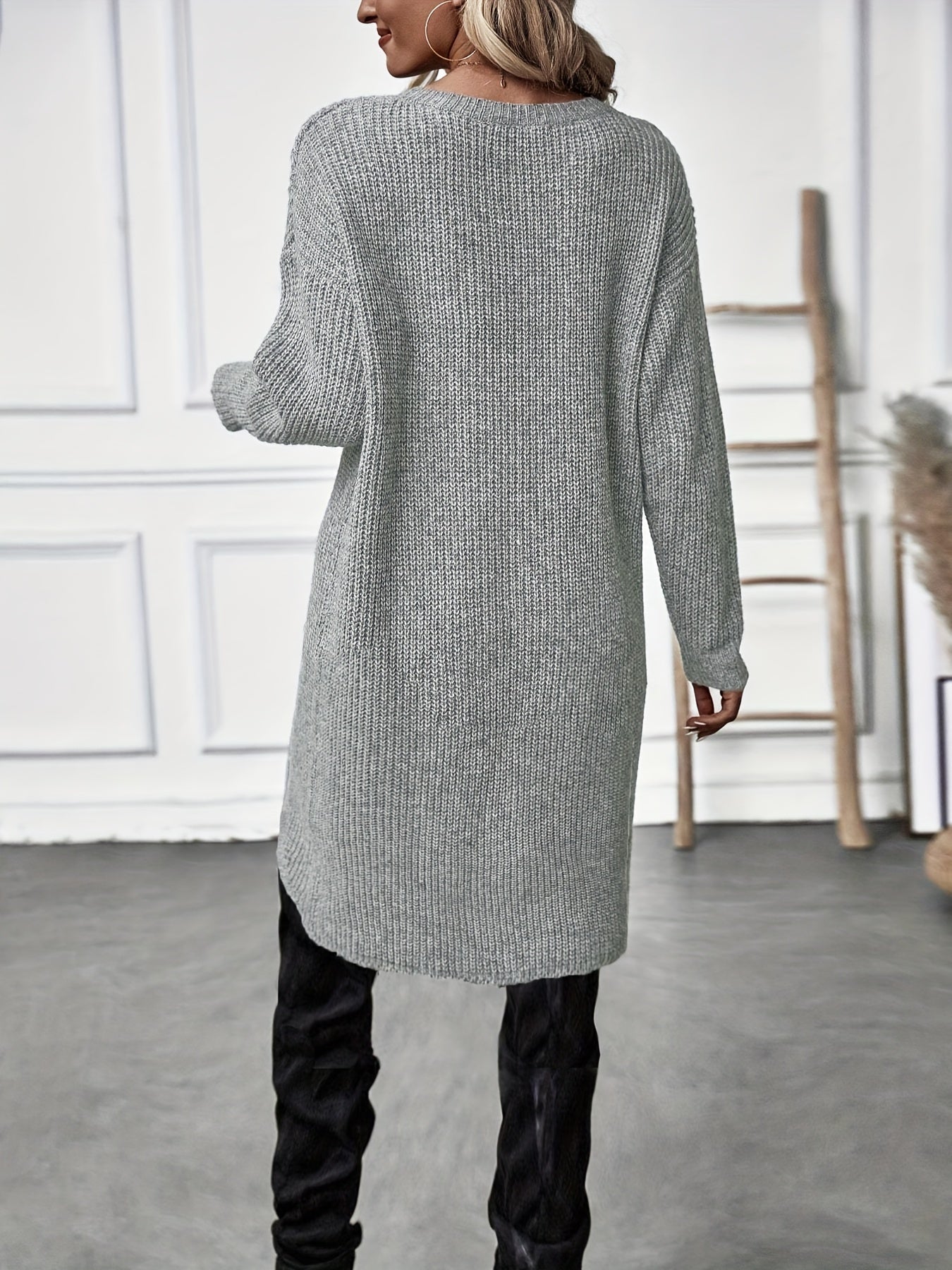 Elegante vestido cruzado de talla grande: suave, acogedor, cuello redondo, manga larga, dobladillo alto y bajo, informal, versátil