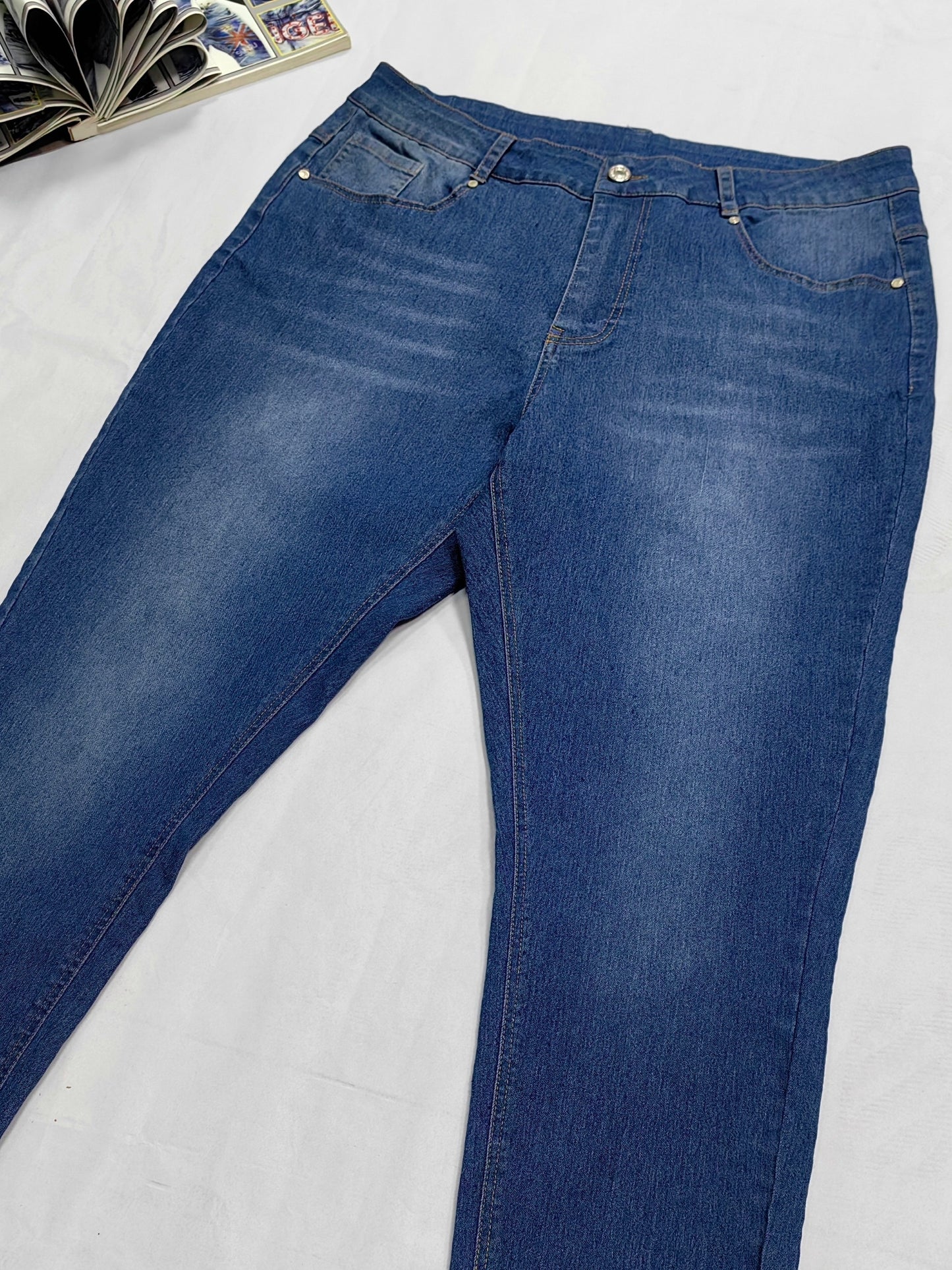 Vaqueros de talle alto, elásticos, con pernera cónica y enrollables, de talla grande