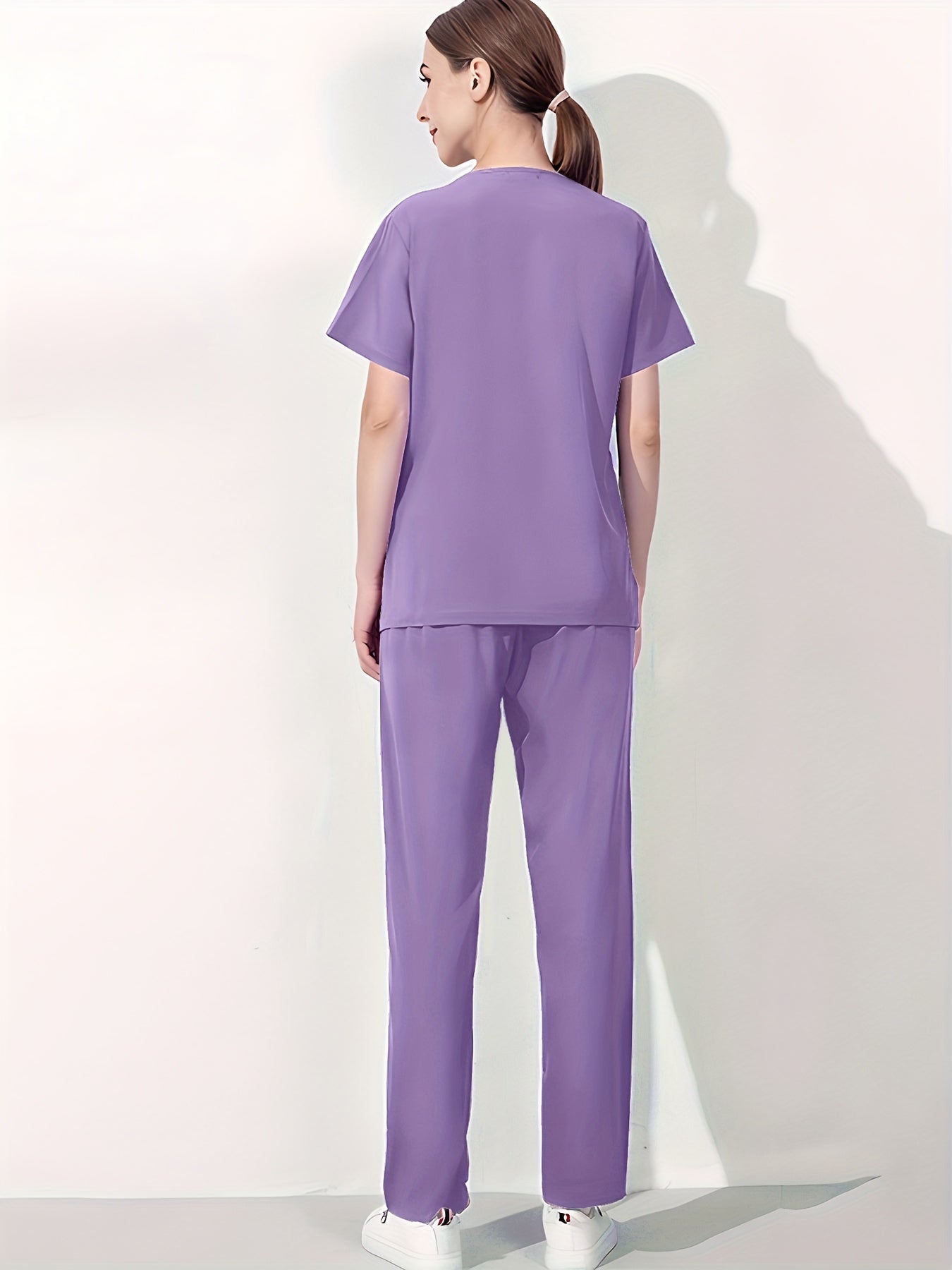 Conjunto médico de dos piezas con cuello en V, manga corta y pantalones elásticos, cómodo y de ajuste cómodo para mujeres | Uniformes médicos duraderos y de fácil cuidado para profesionales de la salud