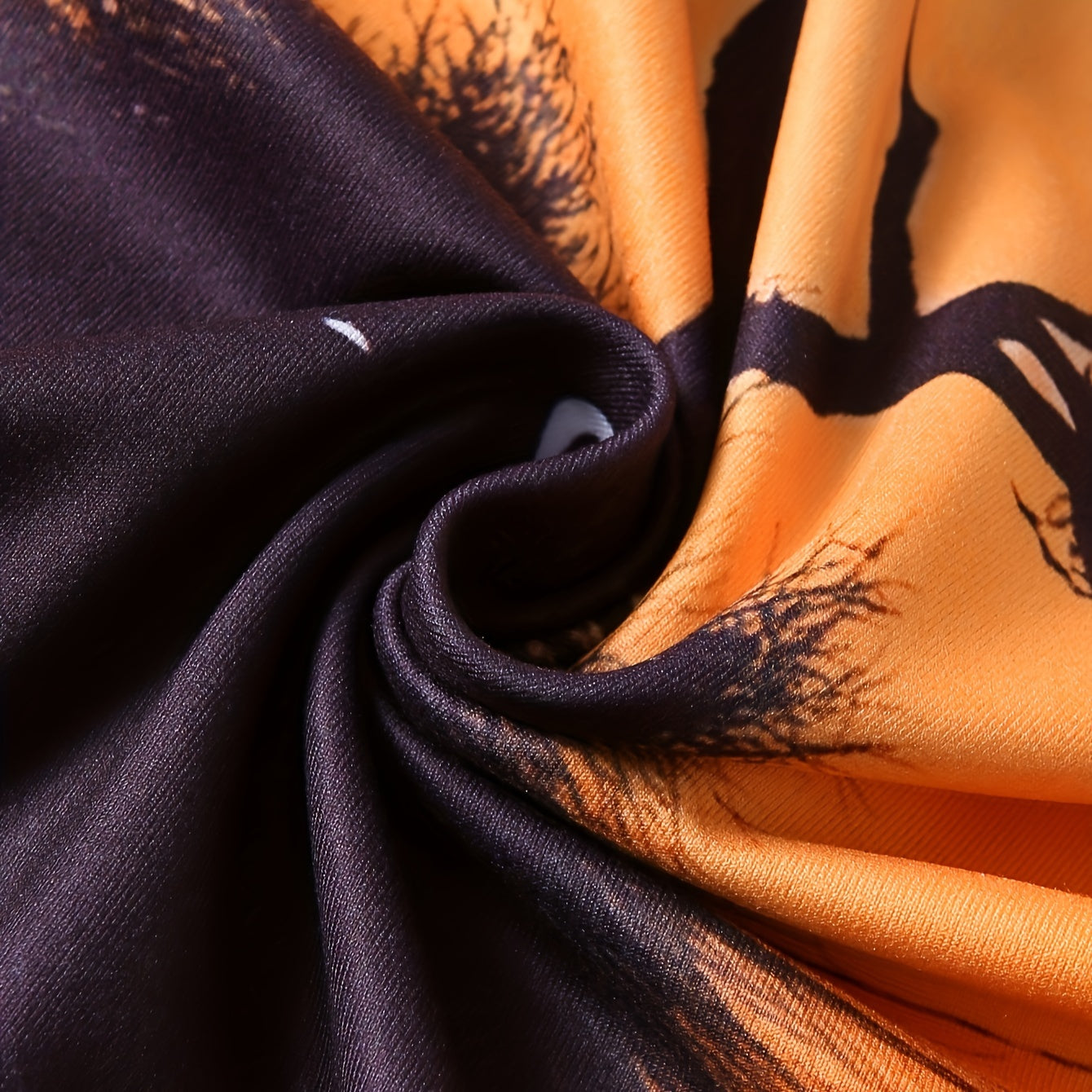 Camiseta de cuello en V con estampado de gato y cuervo negro, manga corta y detalle de bolsillo, con encanto de Halloween: uniforme de enfermera de moda para mujer
