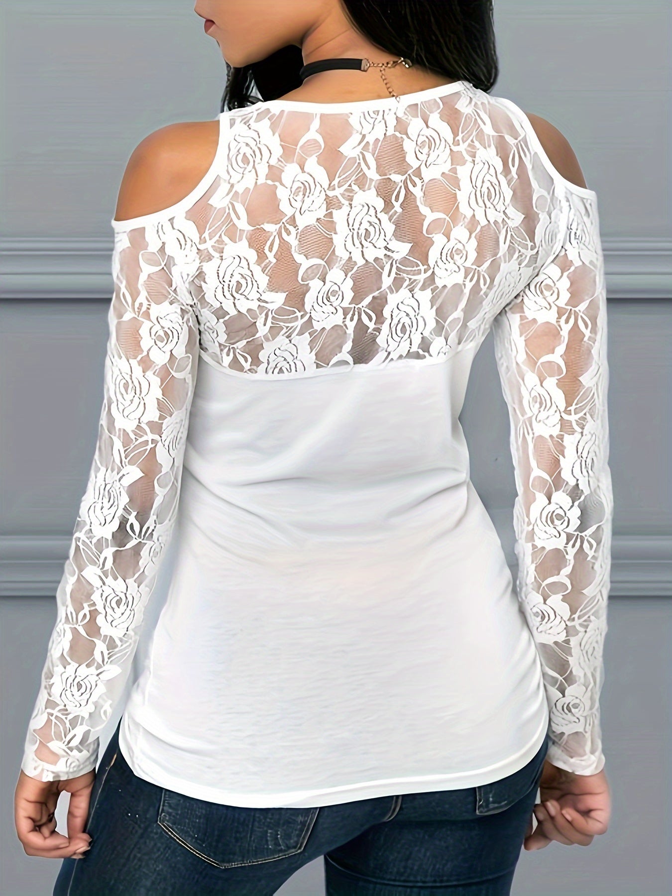 Camiseta gótica de talla grande, top de cuello redondo de manga larga con aberturas y encaje en contraste con estampado gráfico para mujer