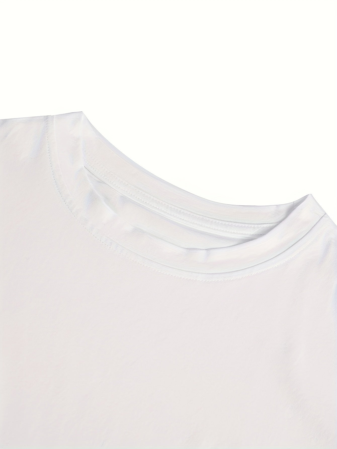 Plus Size Casual T-shirt - Adorable Heart Pattern Print, Comfortable Long Sleeves, Classic Round Neckline, Medium Stretch for a Flattering Fit - Designed Specifically for Women