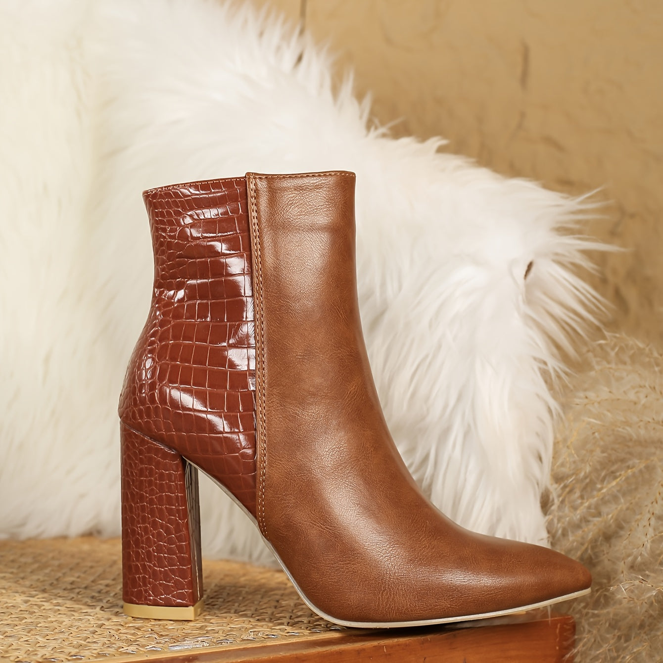 Botines elegantes con forro polar para mujer: punta puntiaguda, tacón cuadrado, diseño de bloques de colores en relieve en negro y marrón: versátiles para uso informal o para una cita nocturna