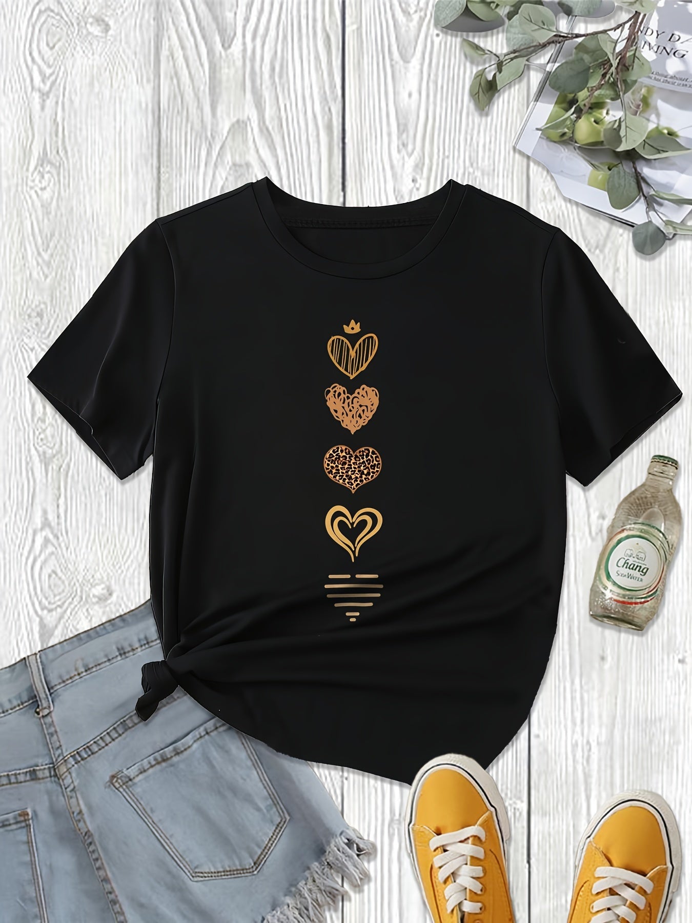Vibrant Heart Print Crew Neck T-Shirt - Soft, Breathable, Short Sleeve, Casual, Comfortable, Spring & Summer Essential - Women's Fashion Clothing for Everyday Wear