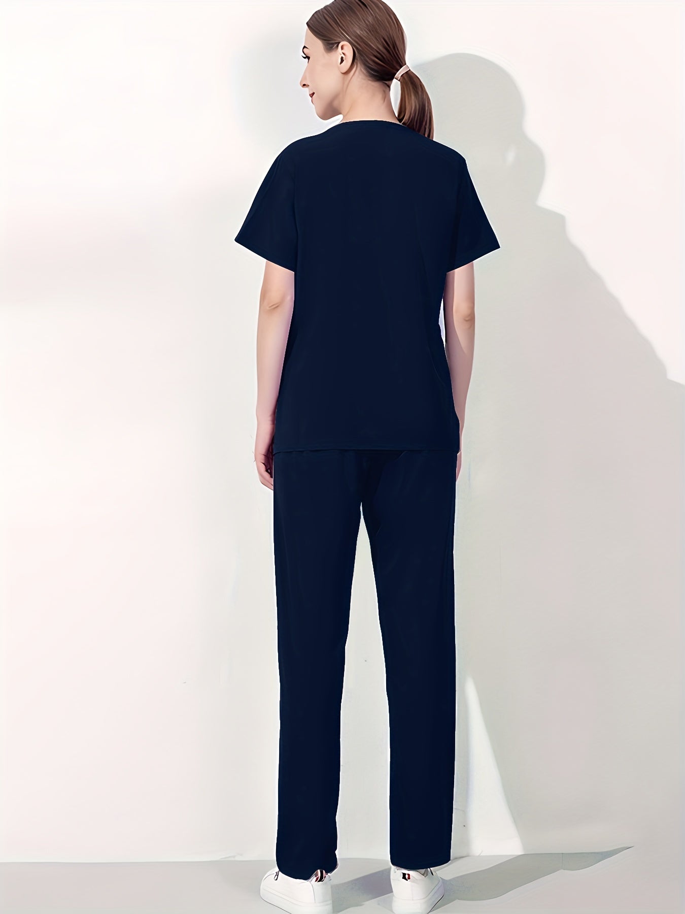 Conjunto médico de dos piezas con cuello en V, manga corta y pantalones elásticos, cómodo y de ajuste cómodo para mujeres | Uniformes médicos duraderos y de fácil cuidado para profesionales de la salud