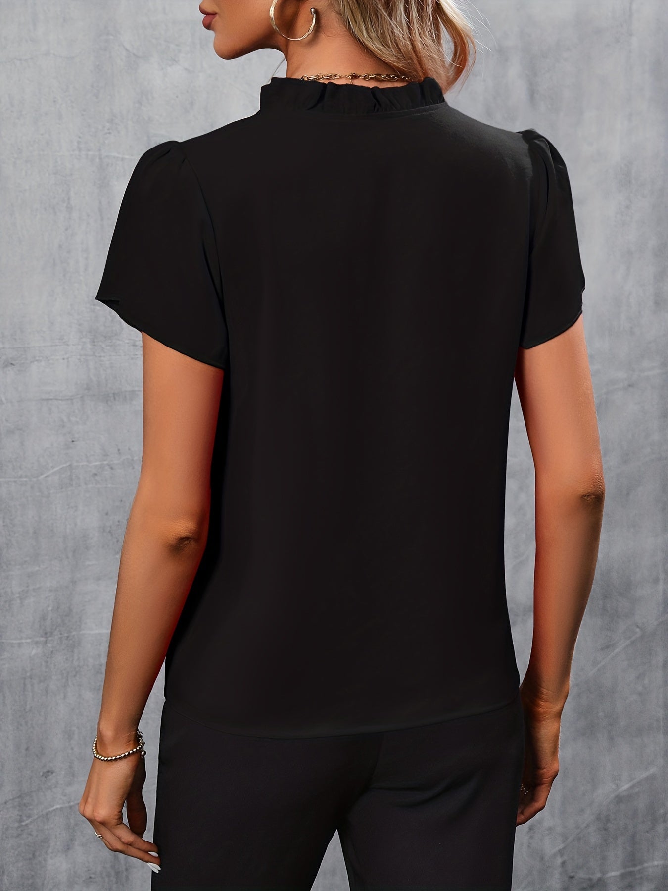 Blusa elegante de color liso con cuello anudado y favorecedor detalle fruncido - Top de moda de manga corta para mujer