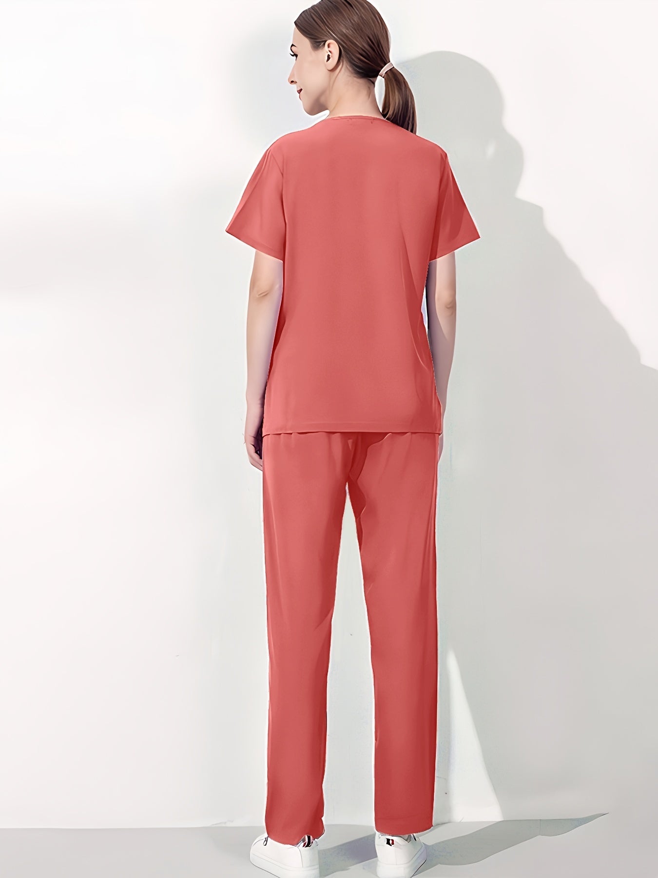 Conjunto médico de dos piezas con cuello en V, manga corta y pantalones elásticos, cómodo y de ajuste cómodo para mujeres | Uniformes médicos duraderos y de fácil cuidado para profesionales de la salud