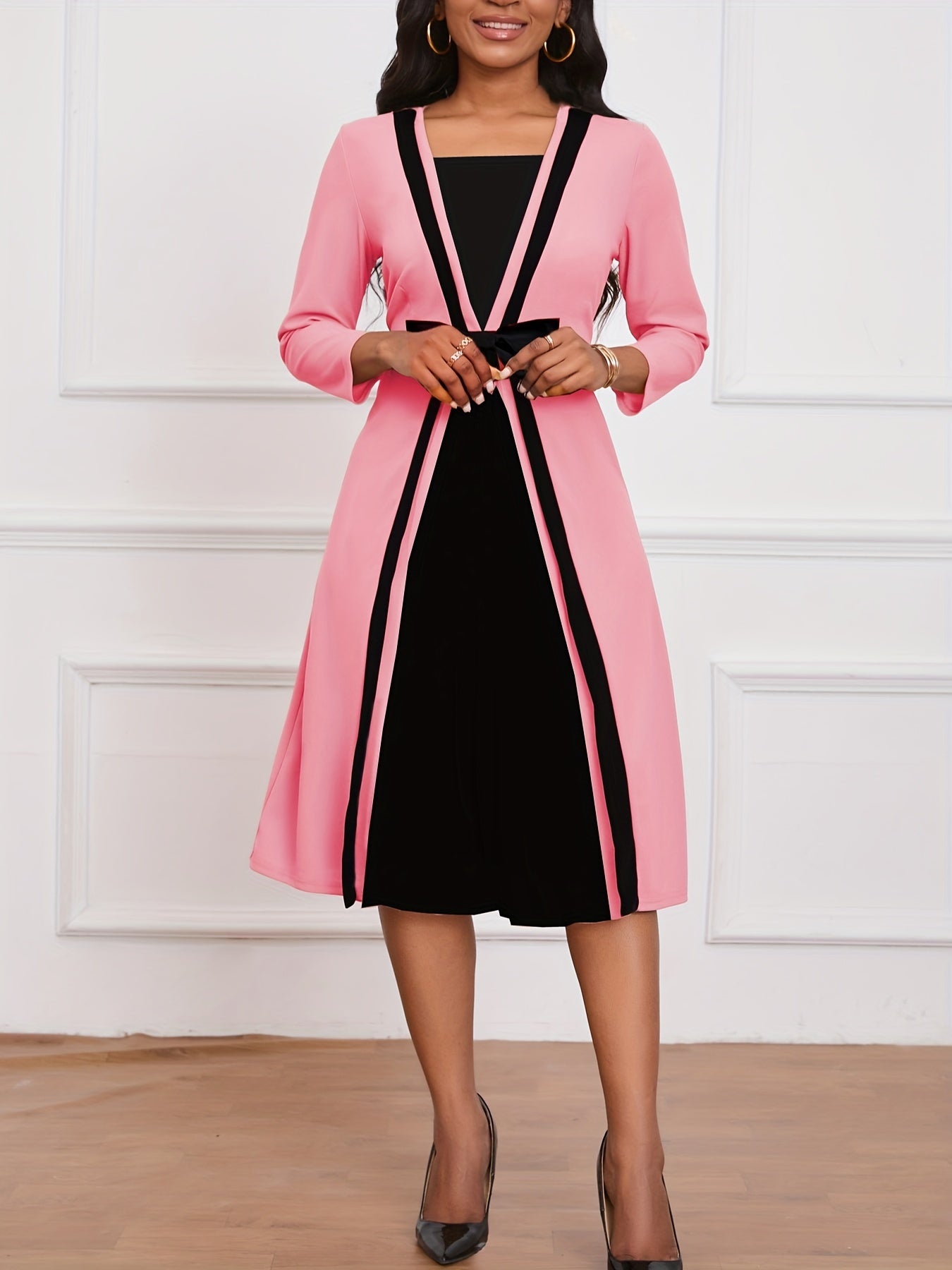 Plus Size Chic Colorblock Dress - Flattering Cinched Waist & Long Sleeves - Versatile Elegance for Any Occasion, Ideal for Curvy Fashion