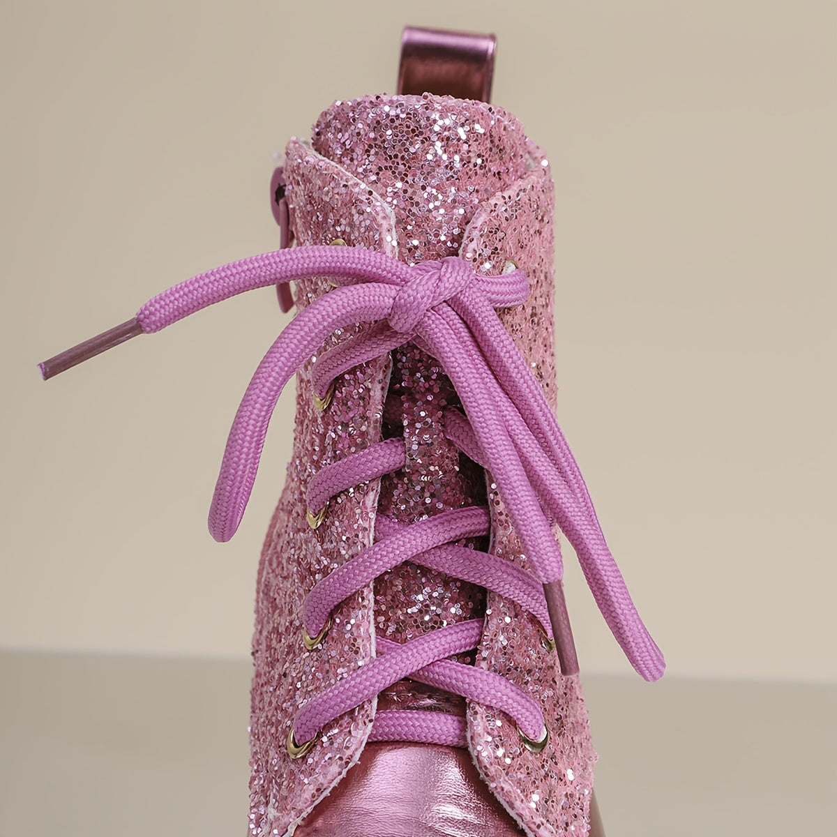 Botines con parches de lentejuelas para mujer, punta puntiaguda moderna, cierre de cremallera, tacón de bloque medio, forro de tela