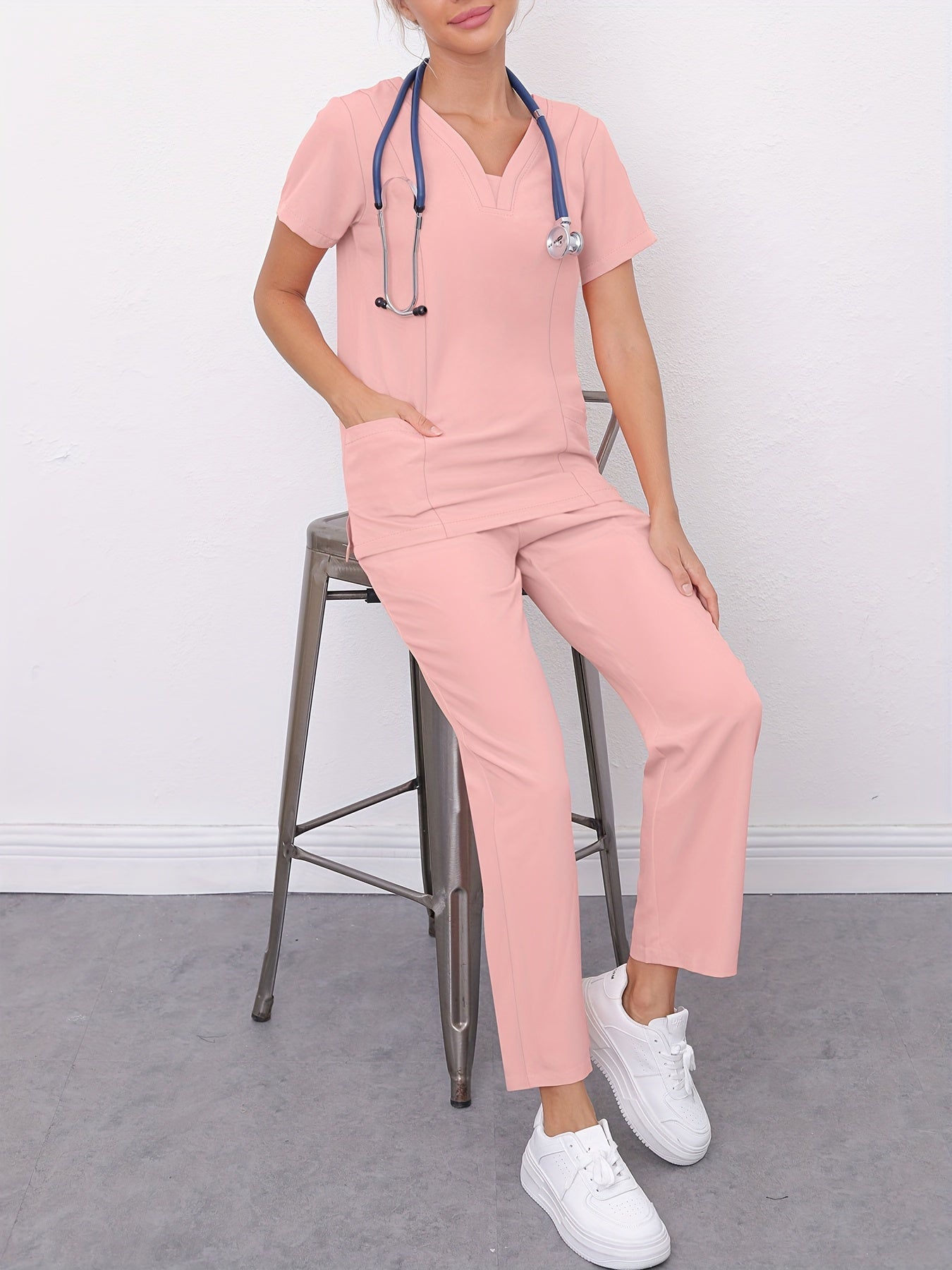 Conjunto médico de dos piezas con cuello en V, manga corta y pantalones elásticos, cómodo y de ajuste cómodo para mujeres | Uniformes médicos duraderos y de fácil cuidado para profesionales de la salud
