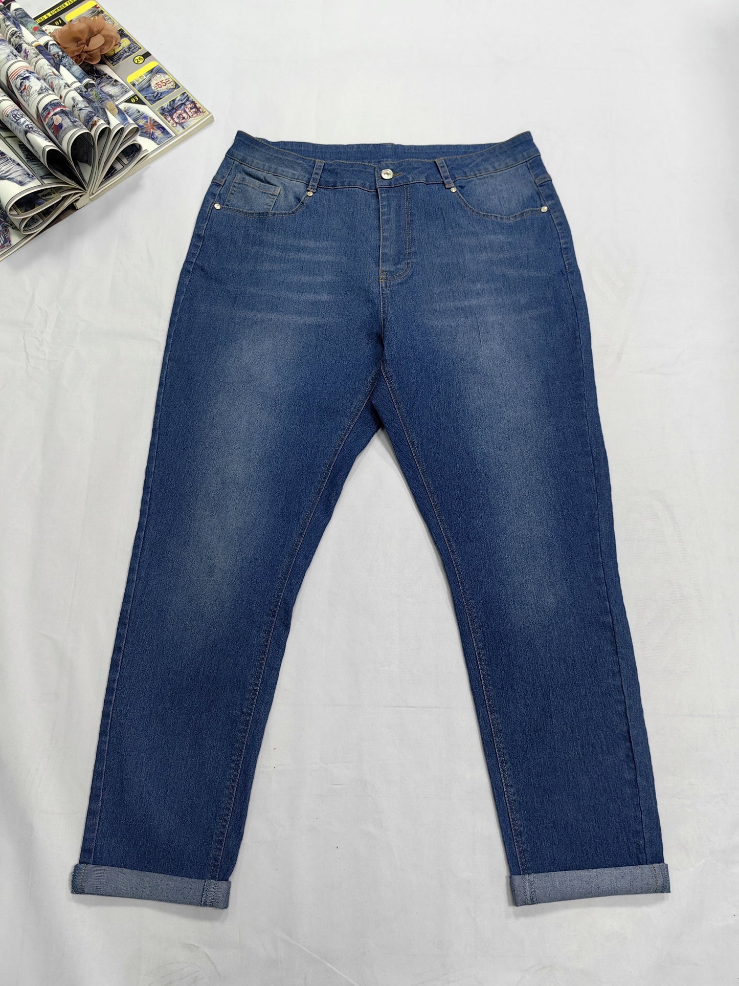 Vaqueros de talle alto, elásticos, con pernera cónica y enrollables, de talla grande