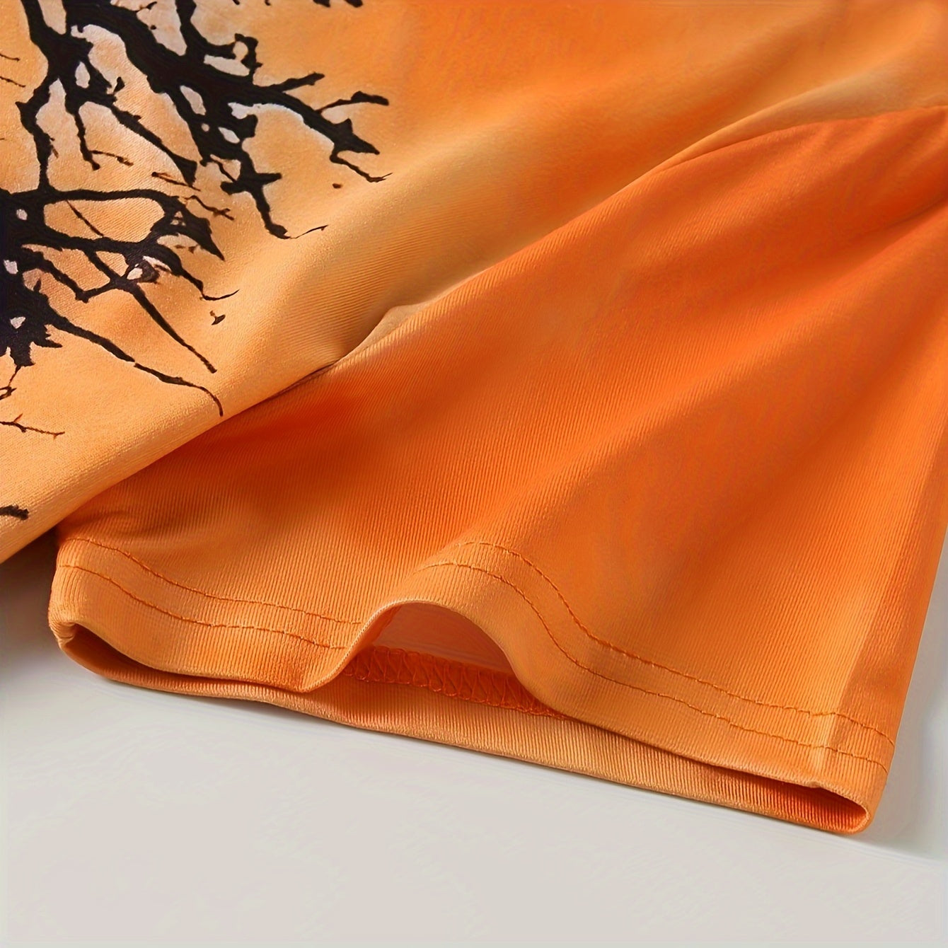Camiseta de cuello en V con estampado de gato y cuervo negro, manga corta y detalle de bolsillo, con encanto de Halloween: uniforme de enfermera de moda para mujer