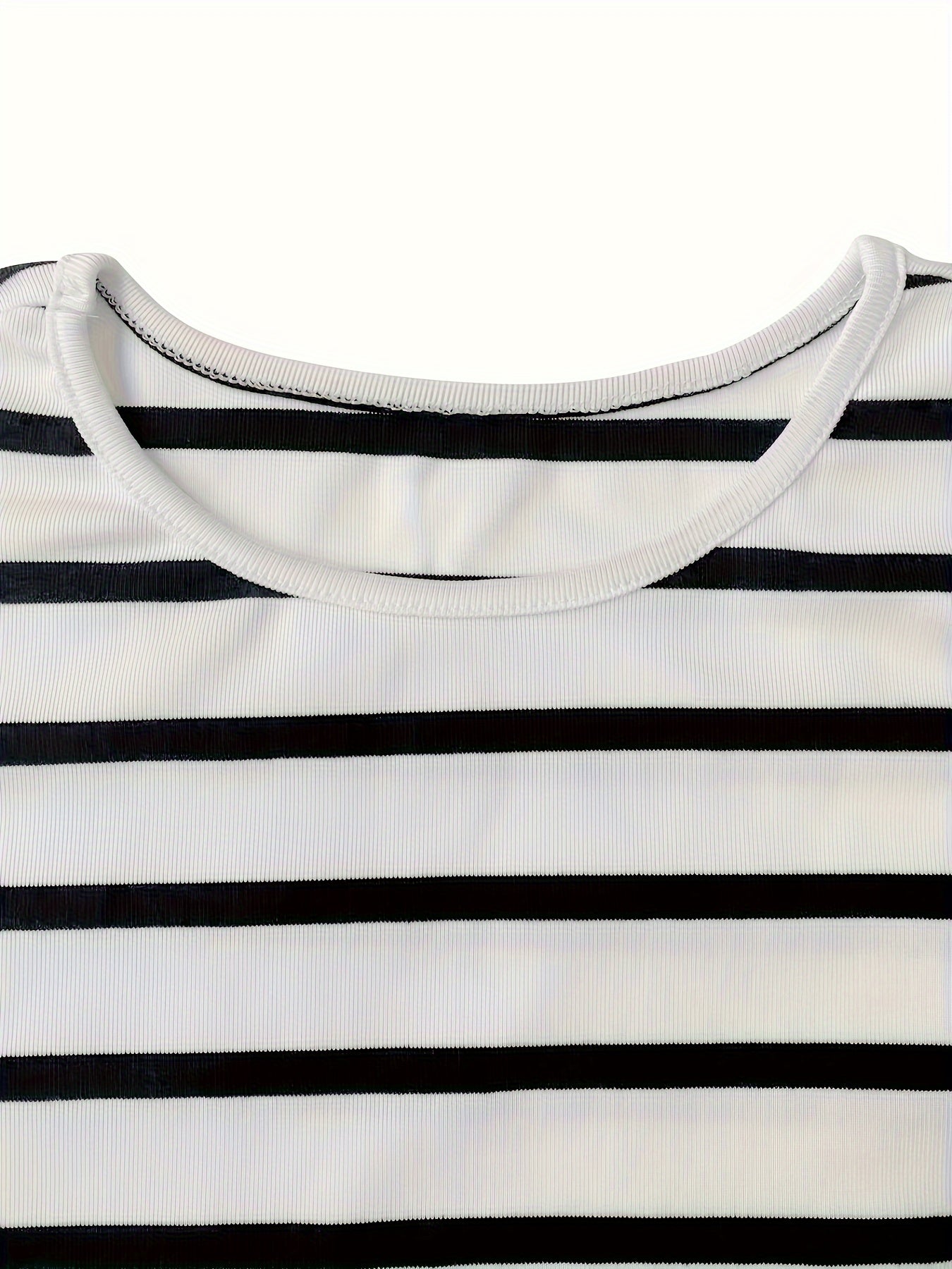 Conjunto de top corto de cuello redondo y manga larga y falda con estampado de rayas de cintura alta: tejido de poliéster de punto acanalado suave, atuendo elegante y chic para mujer, lavado a mano o limpieza en seco, para usar durante toda la temporada
