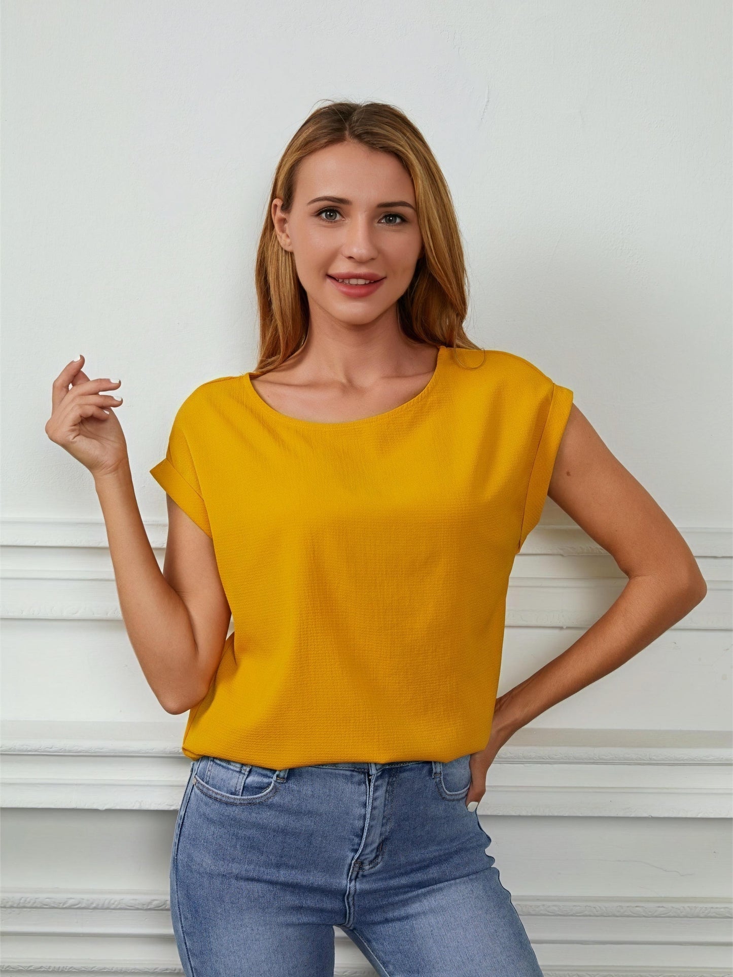 Chic Solid Color Blouse - Versatile Crew Neck, Comfortable Short Sleeves - Perfect for Spring/Summer Casual Wear