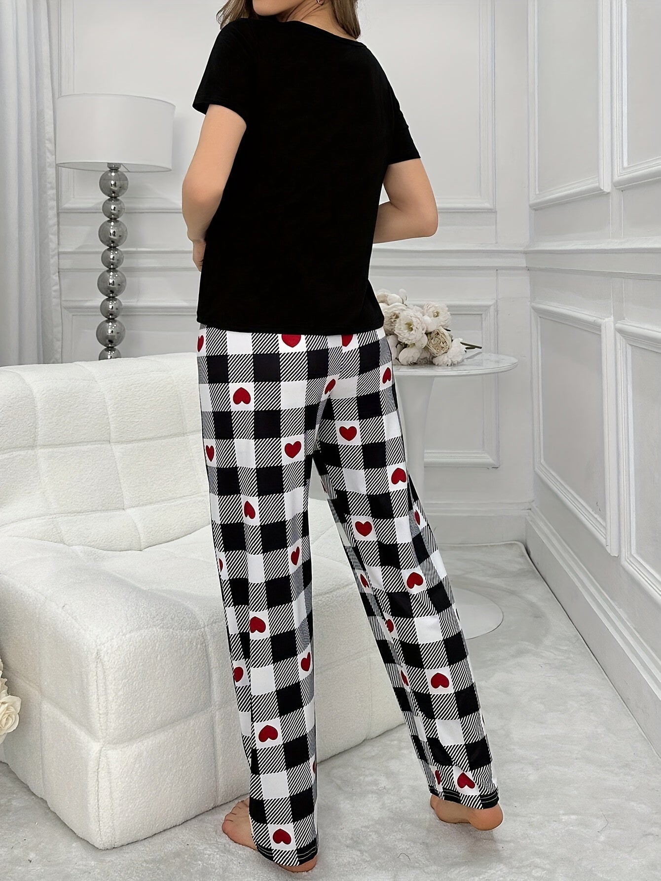 Cozy Heart Plaid Print Pajama Set for Women - Soft, Relaxed Fit, Short Sleeve Crew Neck Top & Pants