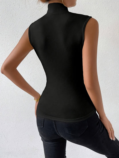 Blusa cruzada fruncida de color sólido vibrante: elegante, ajustada, sin mangas, ropa de mujer perfecta para el verano: cómoda, transpirable y con estilo