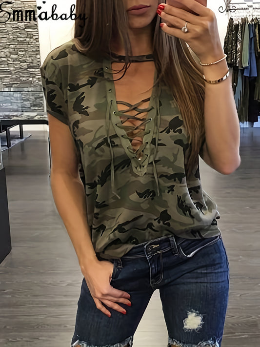 Camiseta de manga corta para mujer, estampado de camuflaje, cuello en V, top fino con cordones