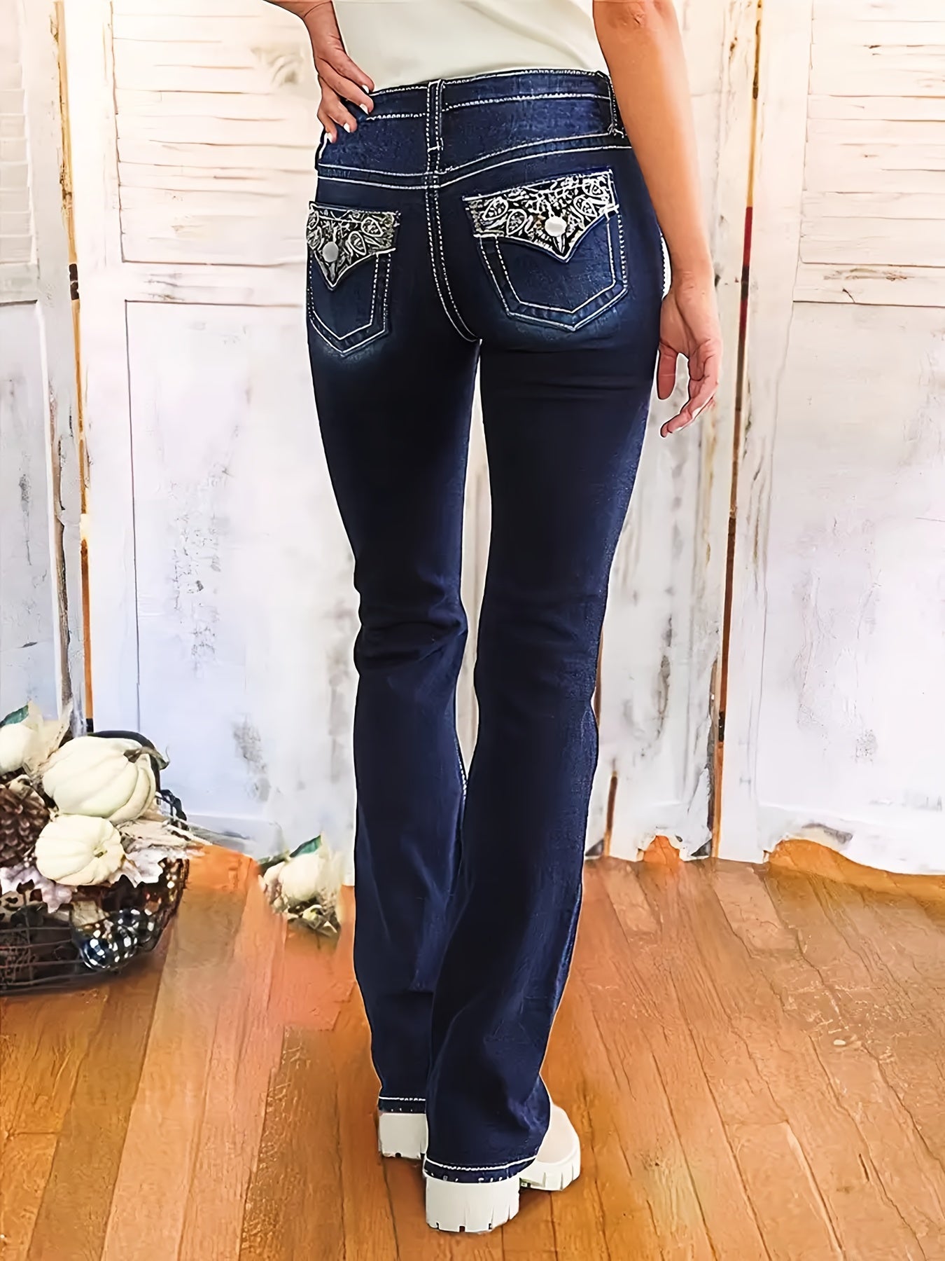 Stretchy Slim Fit Embroidered Jeans for Women - LuxyXO