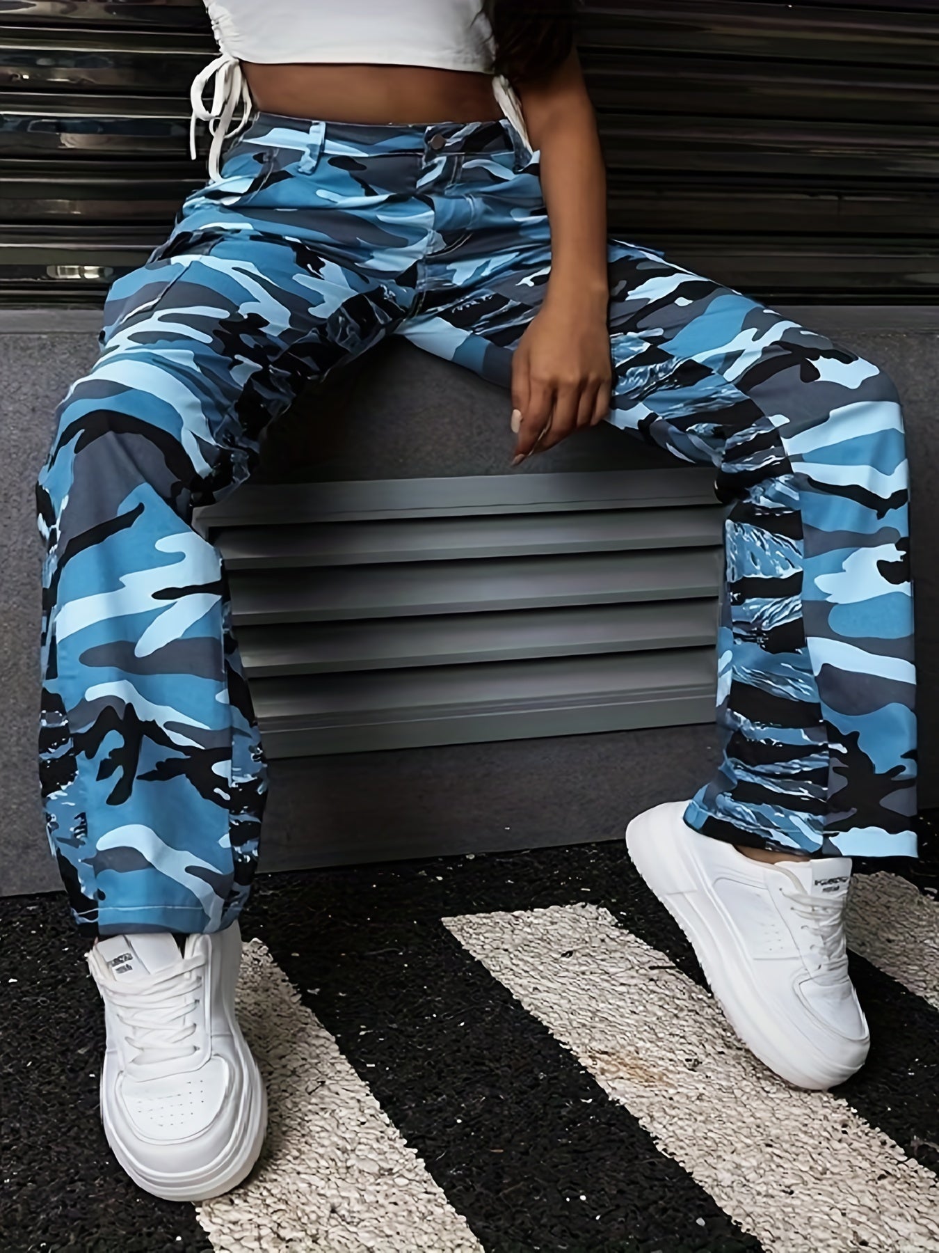 Plus size camo print streetwear cargo jeans, loose fit, side flap pocket, distressed denim, women's fashionable and comfortable jeans.