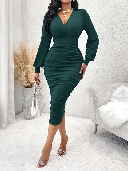 Elegante vestido midi ajustado con escote en V fruncido para mujer: manga larga, poliéster elástico, lavable a máquina, color sólido, perfecto para todas las estaciones