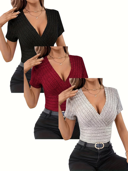 Paquete de 3 camisetas ajustadas con escote en V liso: camisetas de manga corta elegantes, versátiles y transpirables para primavera, verano y otoño. Tejido de punto de poliéster, elasticidad media, largo normal, sin estampados ni transparencias.