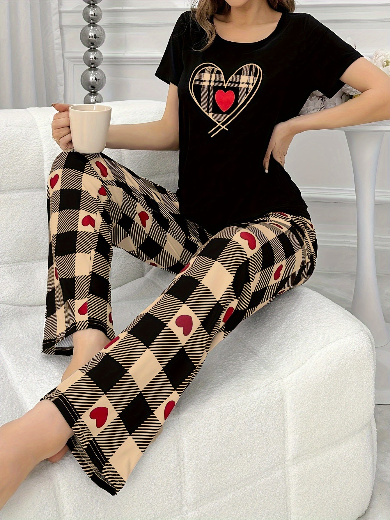 Cozy Heart Plaid Print Pajama Set for Women - Soft, Relaxed Fit, Short Sleeve Crew Neck Top & Pants