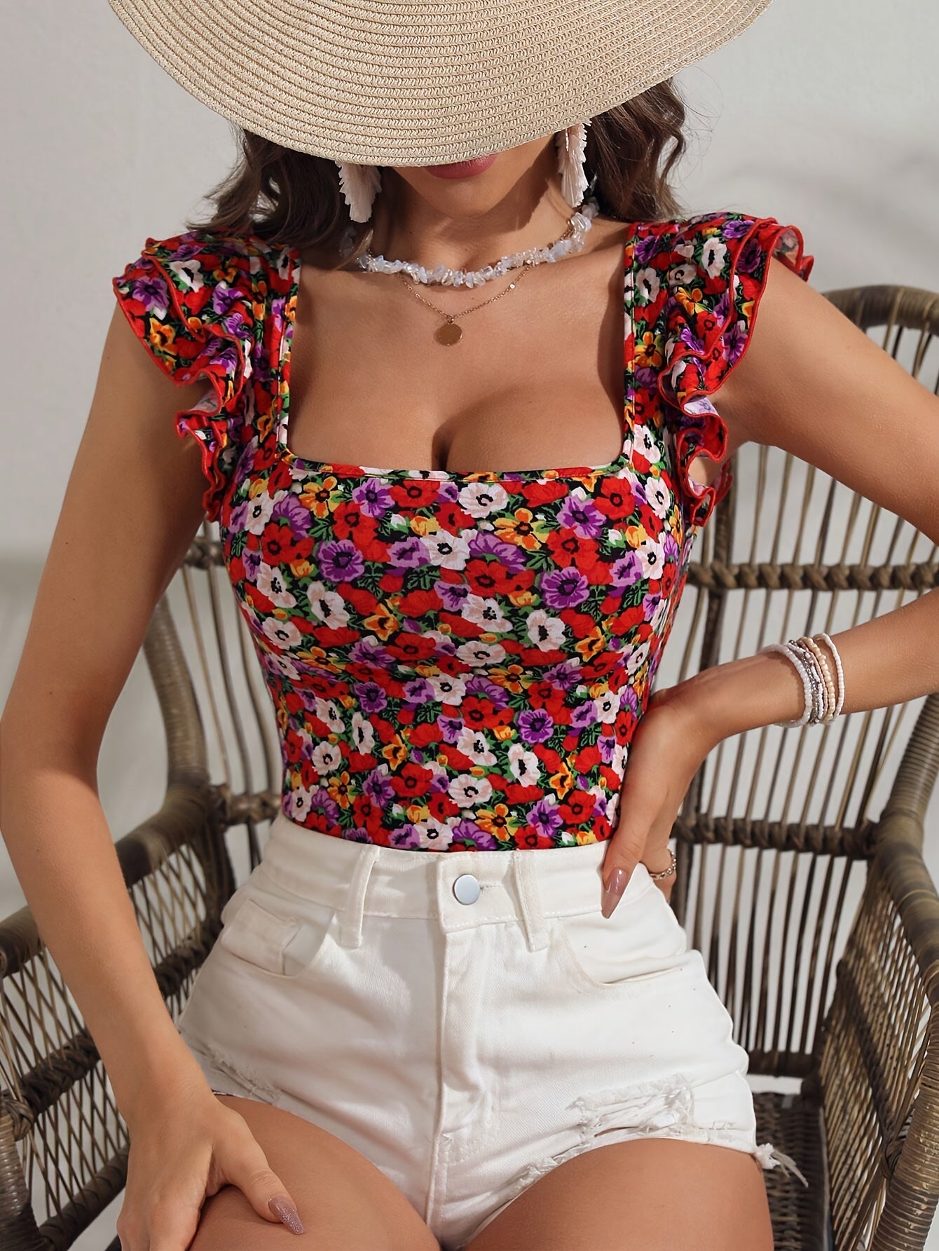 Blusa de cuello cuadrado con estampado floral vibrante, alta elasticidad, detalles de volantes, camisa estilo vacaciones para mujer, perfecta para el verano, ajuste personalizado, tejido de punto de poliéster