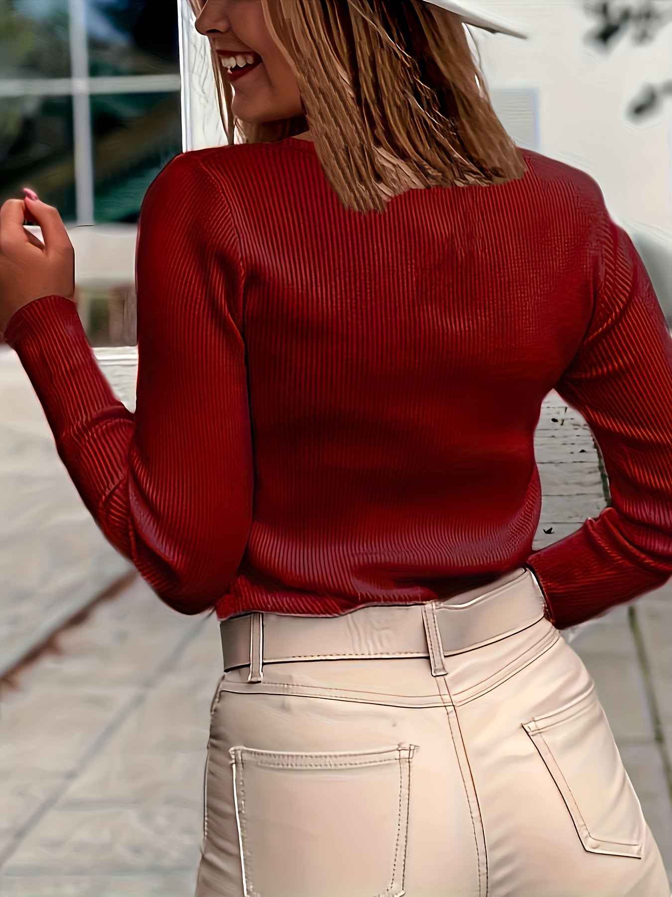 Elegante camiseta de punto con escote redondo y medio botón: suave, transpirable, informal, manga larga, corte ajustado