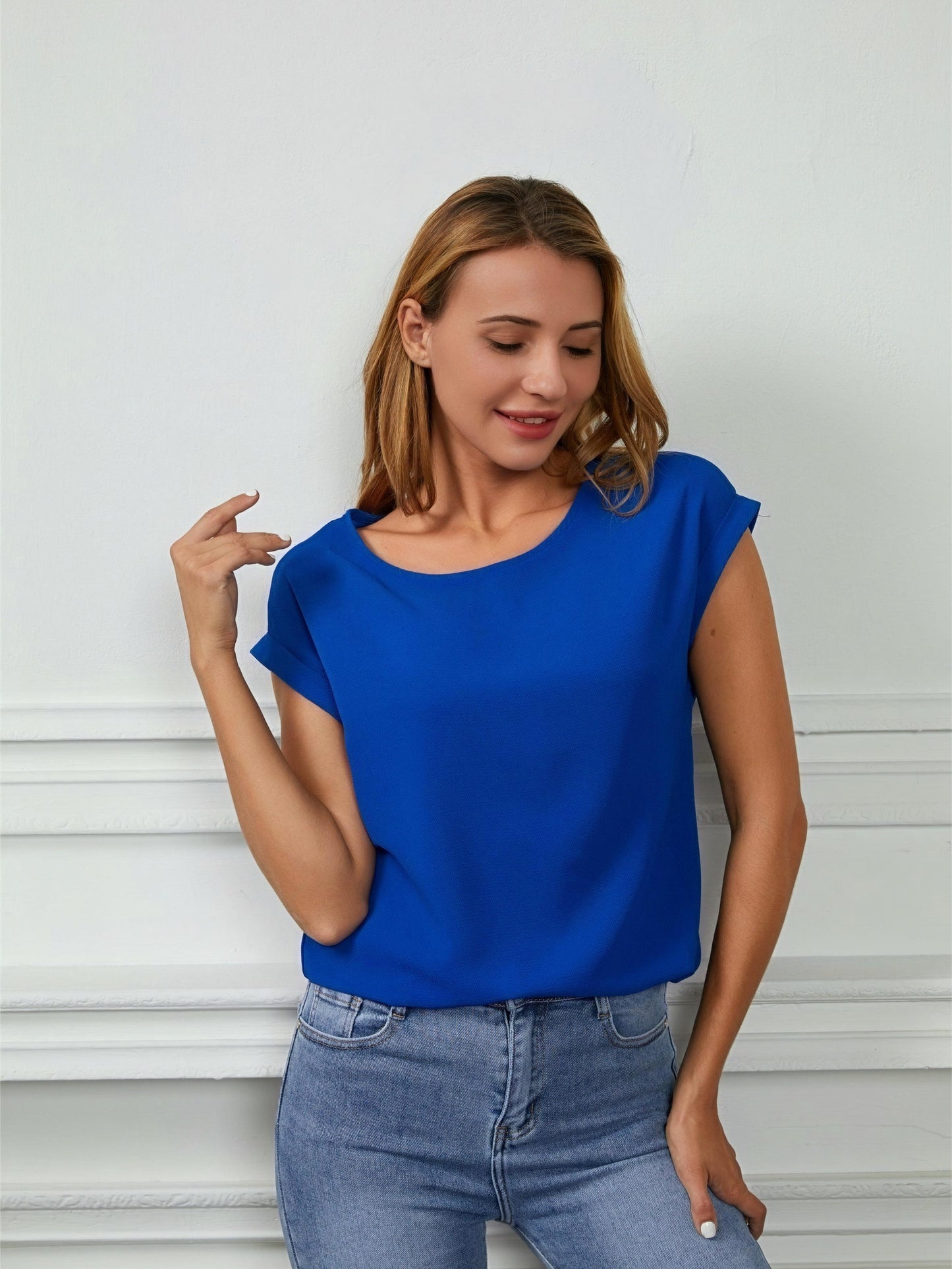 Chic Solid Color Blouse - Versatile Crew Neck, Comfortable Short Sleeves - Perfect for Spring/Summer Casual Wear