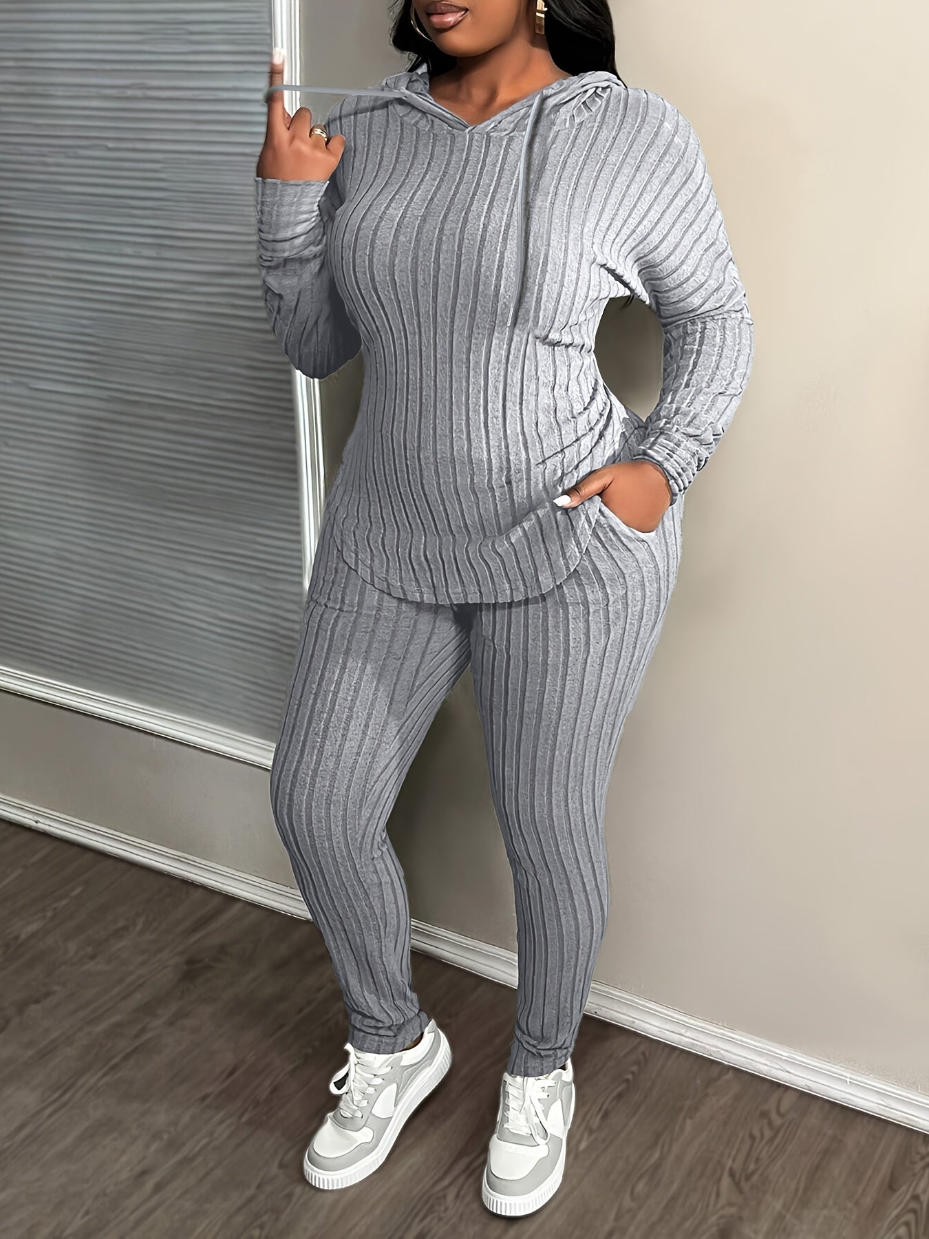 Conjunto de moda de talla grande para mujer, tejido de punto 100 % poliéster con elasticidad media, sudadera con capucha de color sólido y pantalones con detalle de cordón