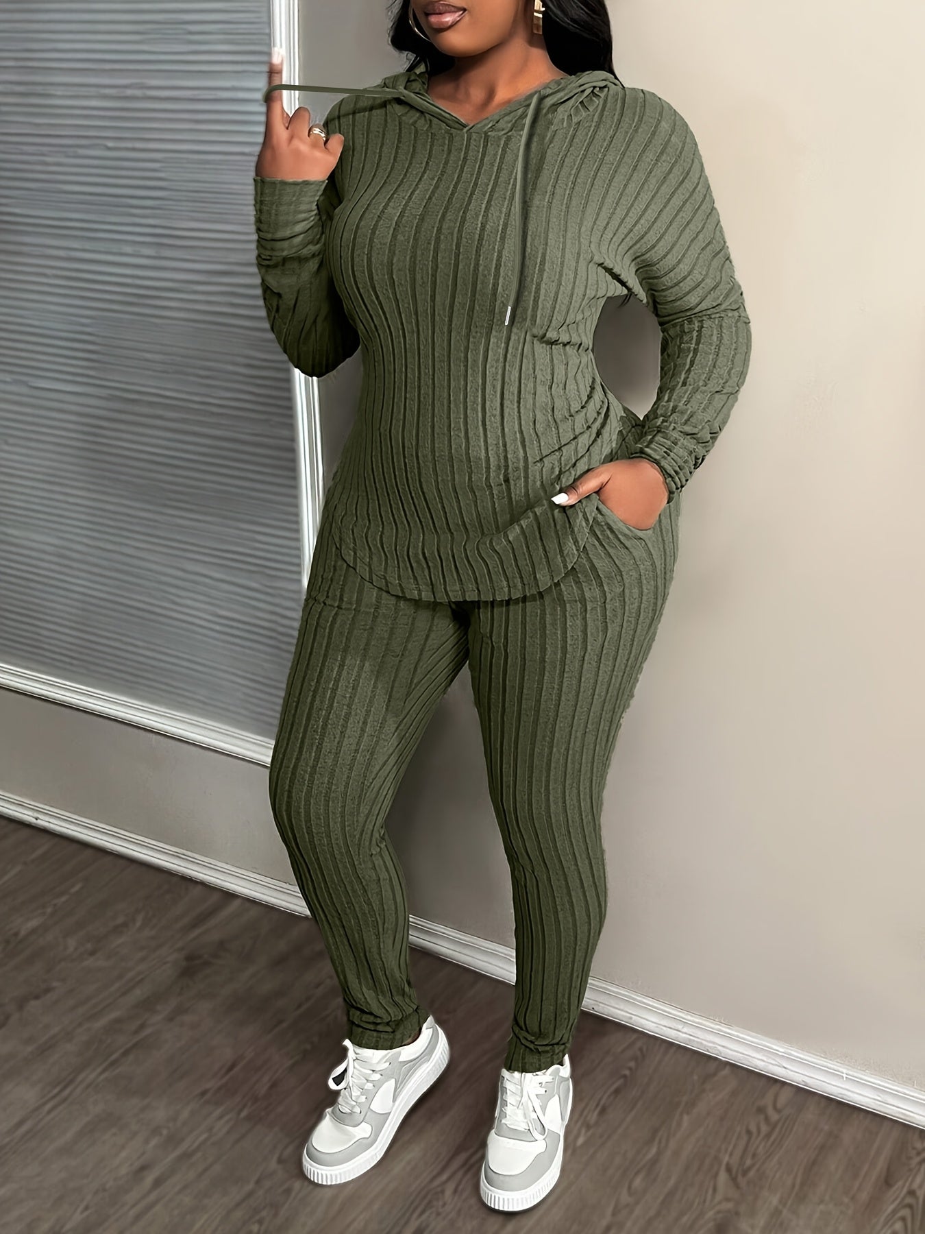 Conjunto de moda de talla grande para mujer, tejido de punto 100 % poliéster con elasticidad media, sudadera con capucha de color sólido y pantalones con detalle de cordón