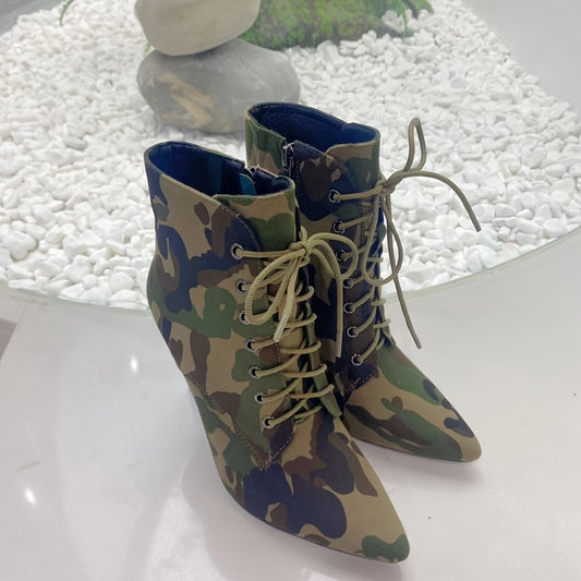 Botines elegantes de alta costura para damas con tacón de aguja de metal con diseño de camuflaje salvaje