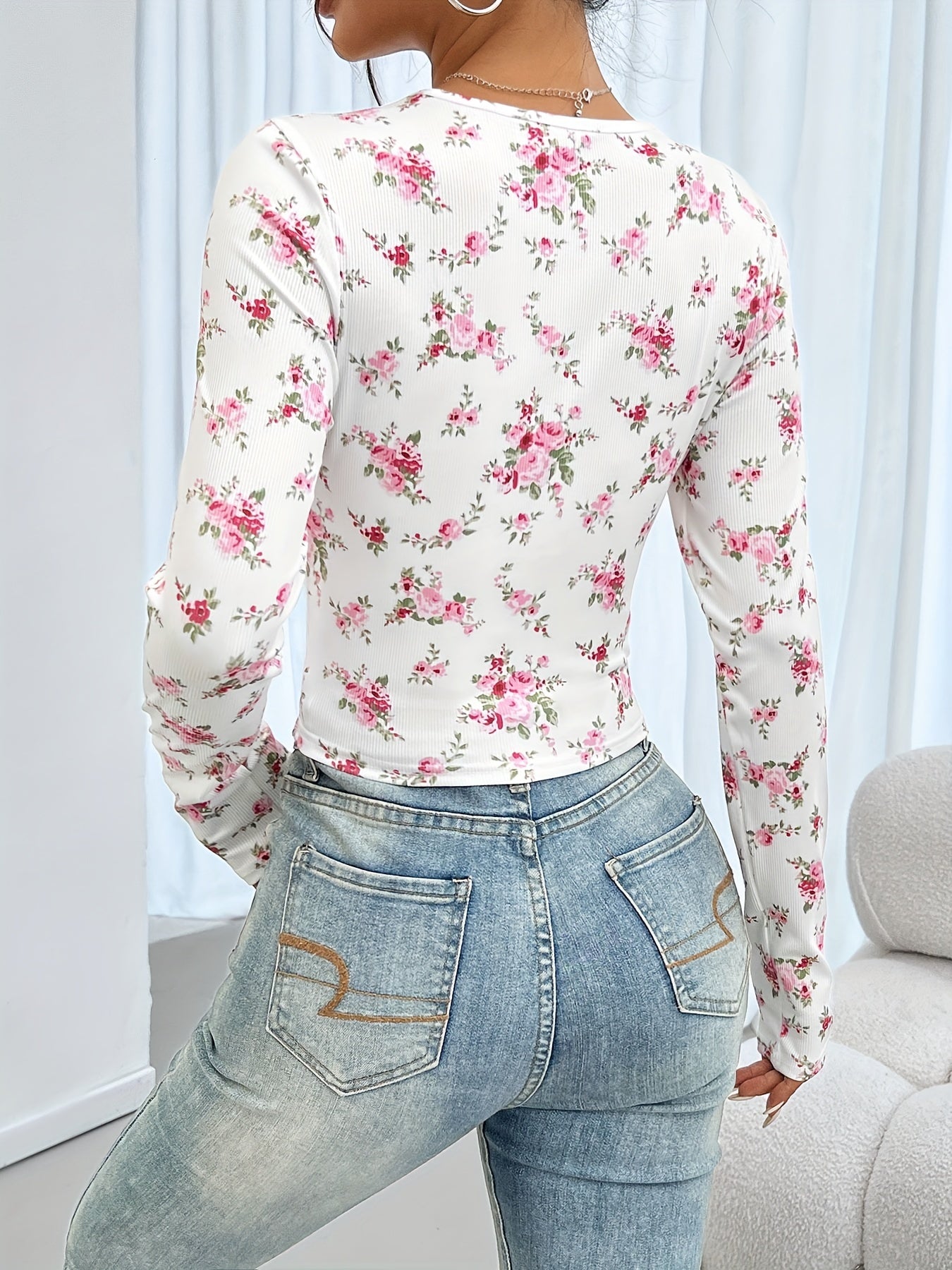 Top corto con escote en V y estampado floral vibrante: manga larga, corte ajustado, estilo informal elegante, perfecto para primavera y otoño, ropa de moda para mujer, tejido cómodo y transpirable