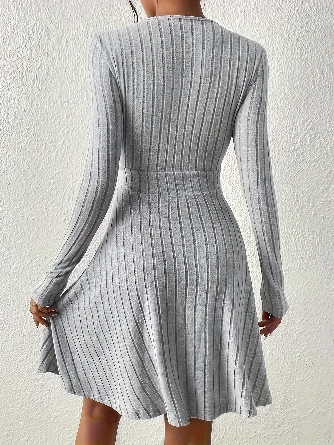 Vestido de cuello cruzado con canalé texturizado acogedor: perfecto para uso diario con ajuste relajado y mangas largas cómodas: ropa informal de manga larga para mujer para comodidad durante todo el año