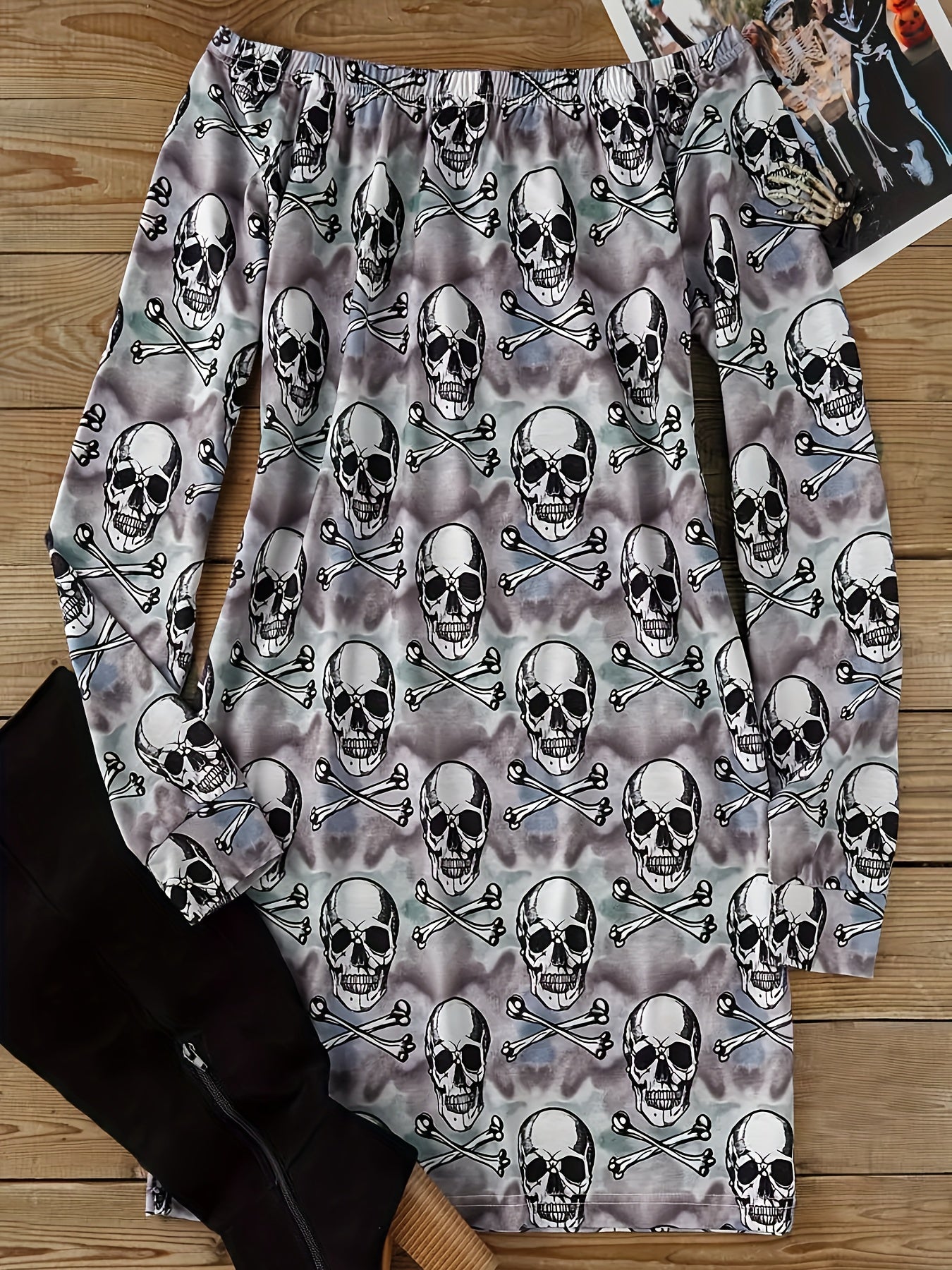 Minivestido ajustado con hombros descubiertos para mujer, poliéster de alta elasticidad, estampado de calaveras navideñas al azar, manga larga, sexy e informal, perfecto para todas las estaciones