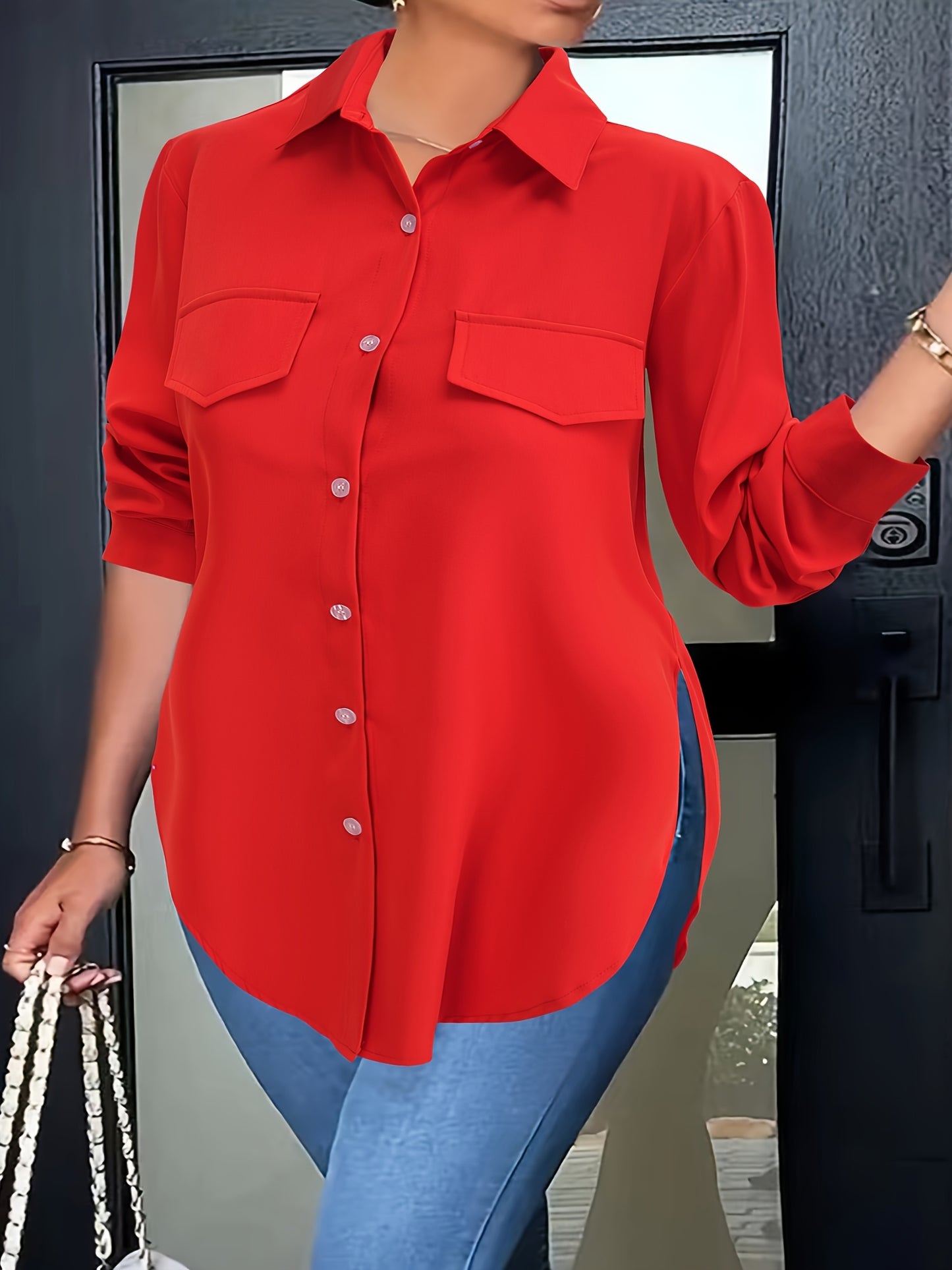 Blusa elegante de talla grande con dobladillo curvo, diseño de cuello con botones suaves en la parte delantera, ropa informal cómoda para primavera, ropa favorecedora de talla grande para mujer para el trabajo o la vida diaria