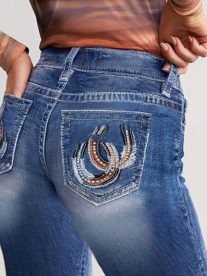 Pantalones vaqueros ajustados con bigotes bordados y estilo de talla grande: ropa vaquera retro para mujer con detalle de bolsillo trasero: pantalones de moda en azul lavado para figuras con curvas