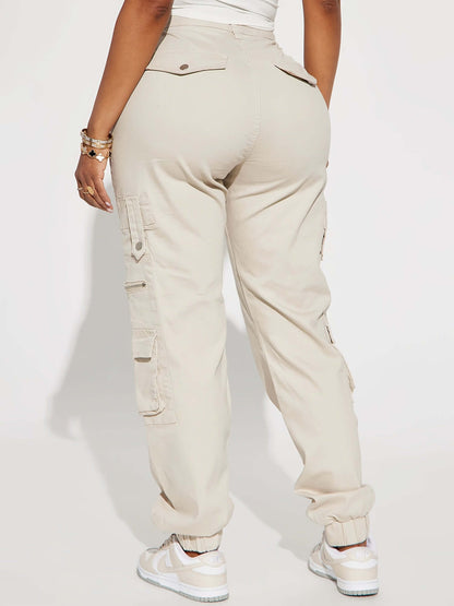 Pantalones cargo tipo jogger beige para mujer: cintura alta, corte recto con bolsillos con solapa, poliéster duradero, lavable a máquina: ropa informal versátil para todas las estaciones