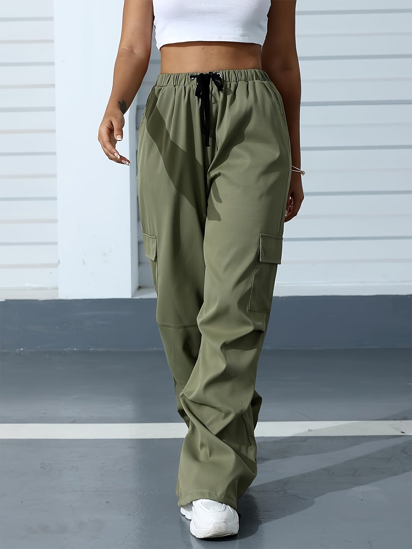 Pantalones cargo con bolsillos con solapa sólida, pantalones casuales con cintura elástica y cordón ajustable para primavera y verano, ropa de mujer