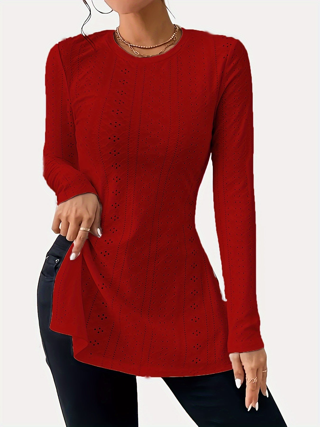 Elegante camiseta de manga larga con cuello redondo y ojales lisos de talla grande: camisetas de talla grande con detalle de abertura, ropa informal para las temporadas de primavera y otoño, ropa cómoda para mujeres con curvas