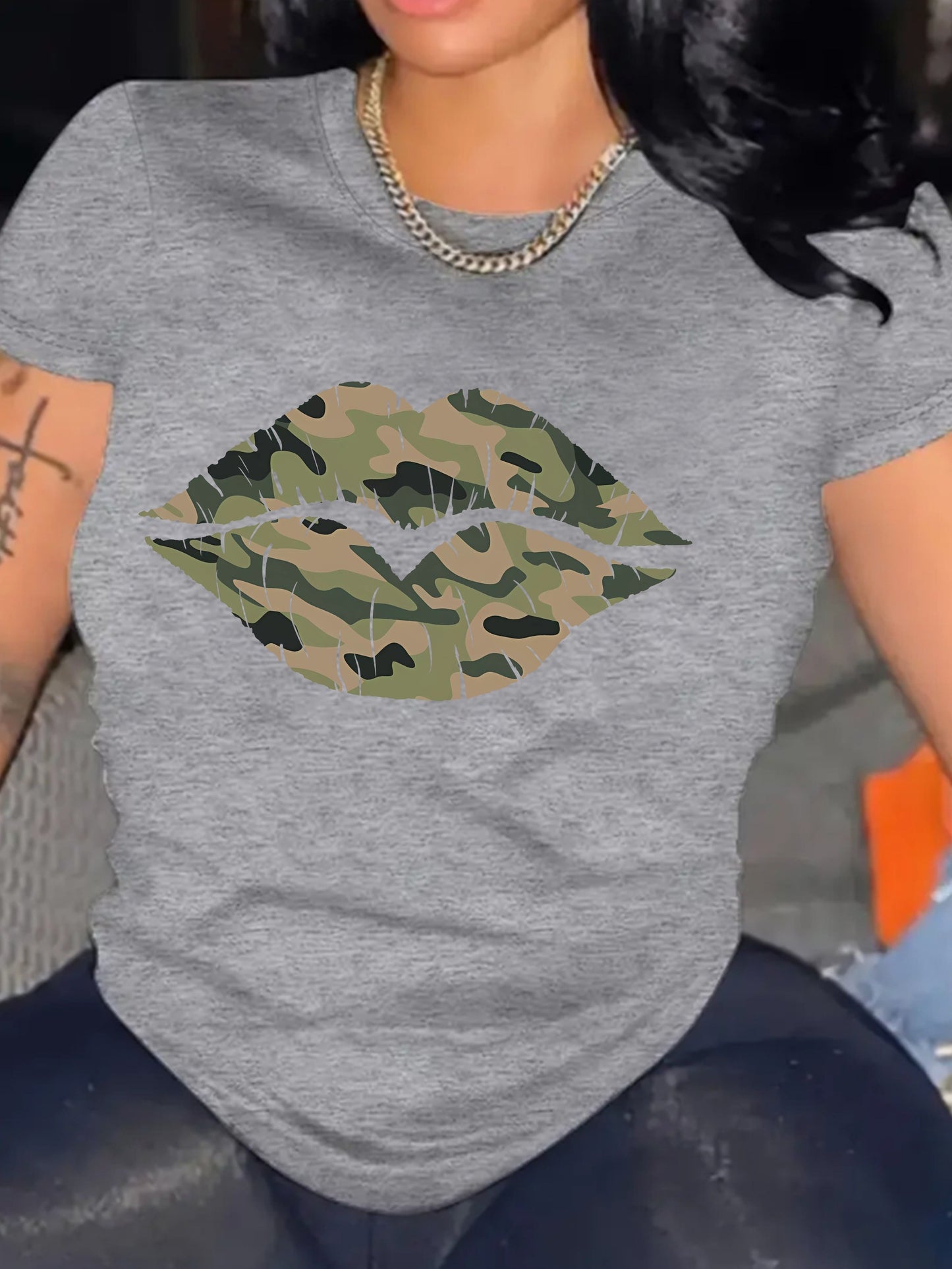 Vibrant Camo Lips Print T-Shirt