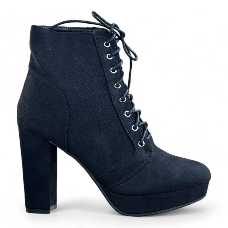 Women's Comfort Lace Up Chunky Heel Ankle Bootie